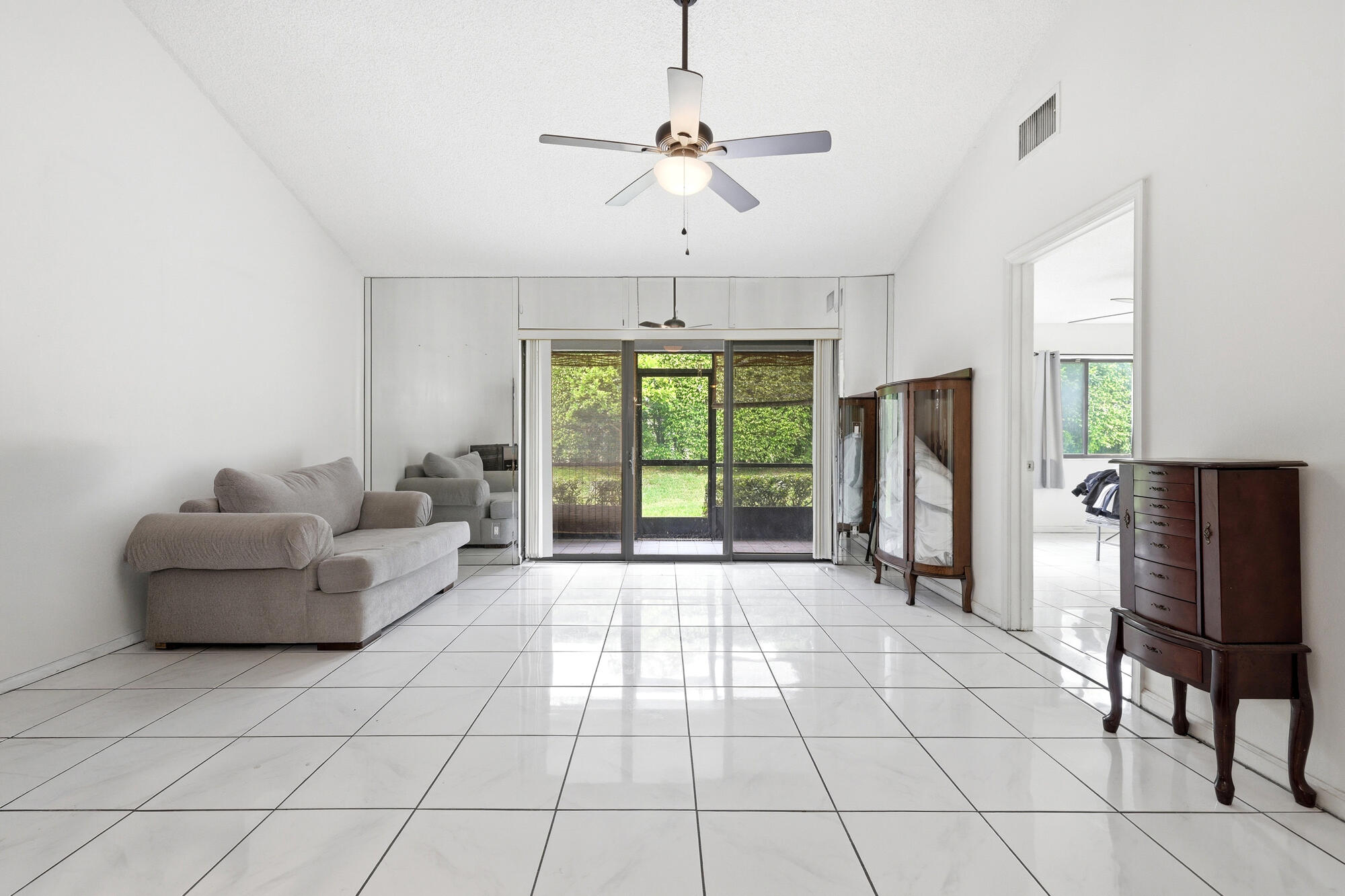 120 Sunshine Boulevard Property Photo 5