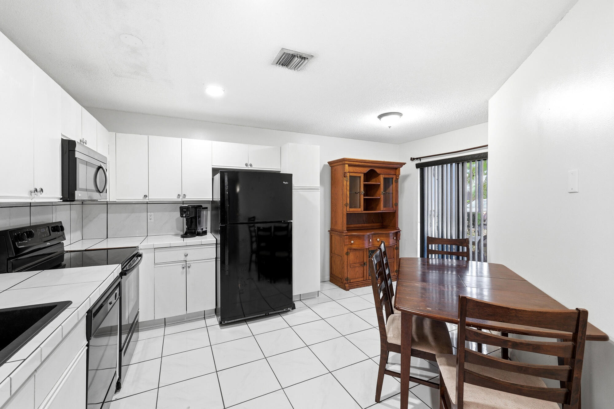 120 Sunshine Boulevard Property Photo 7