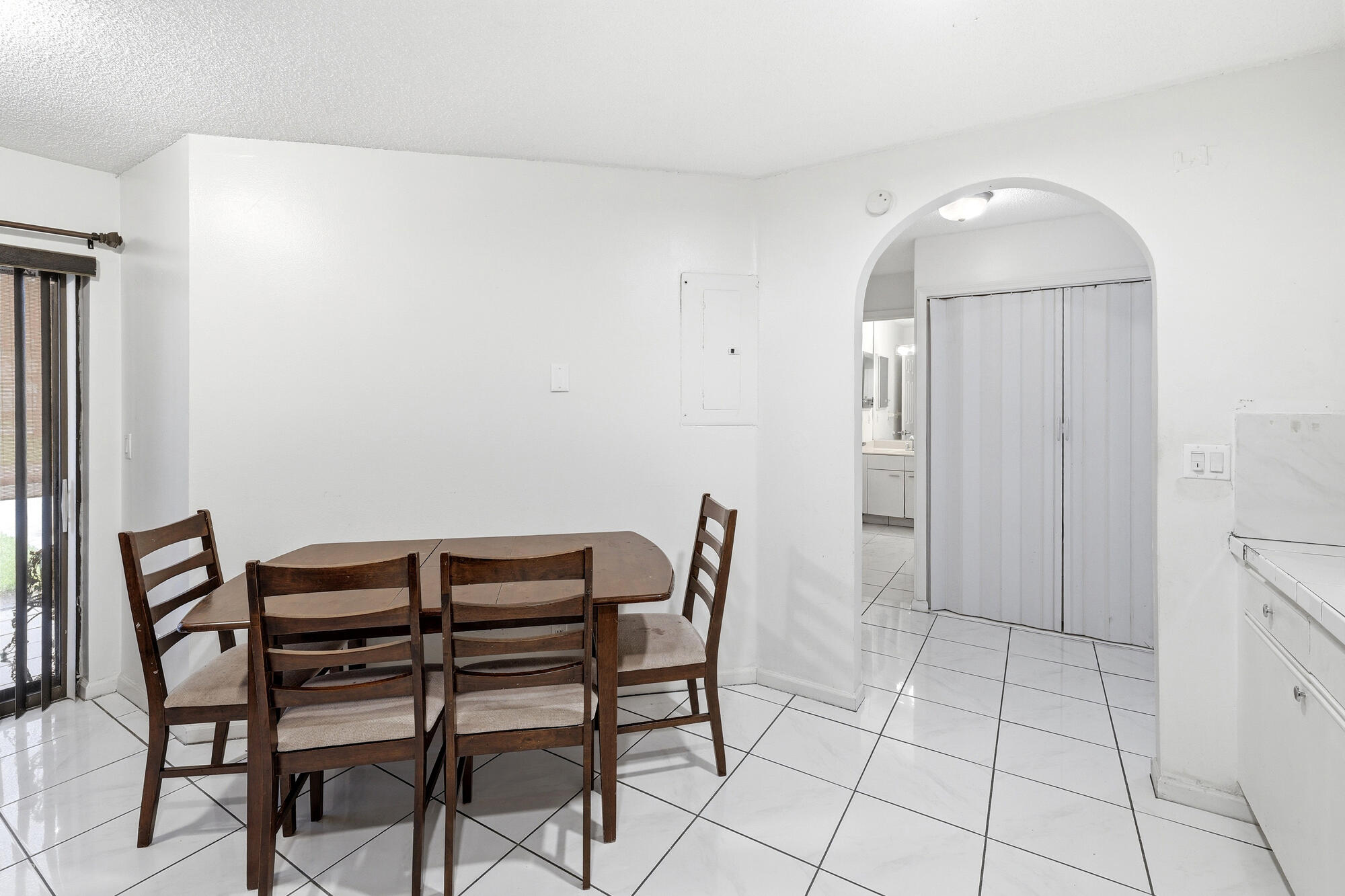 120 Sunshine Boulevard Property Photo 8