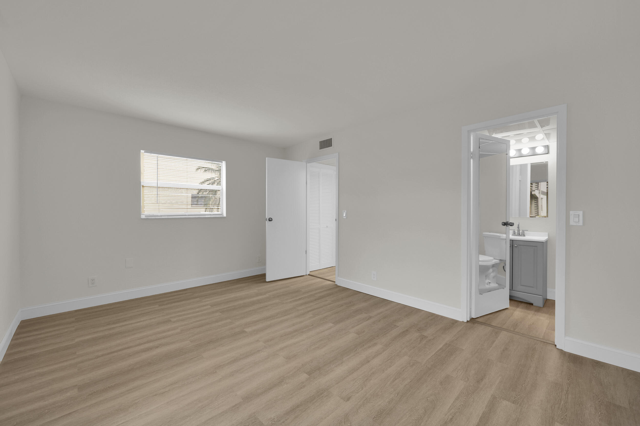 146 Saxony D 146 Property Photo 16