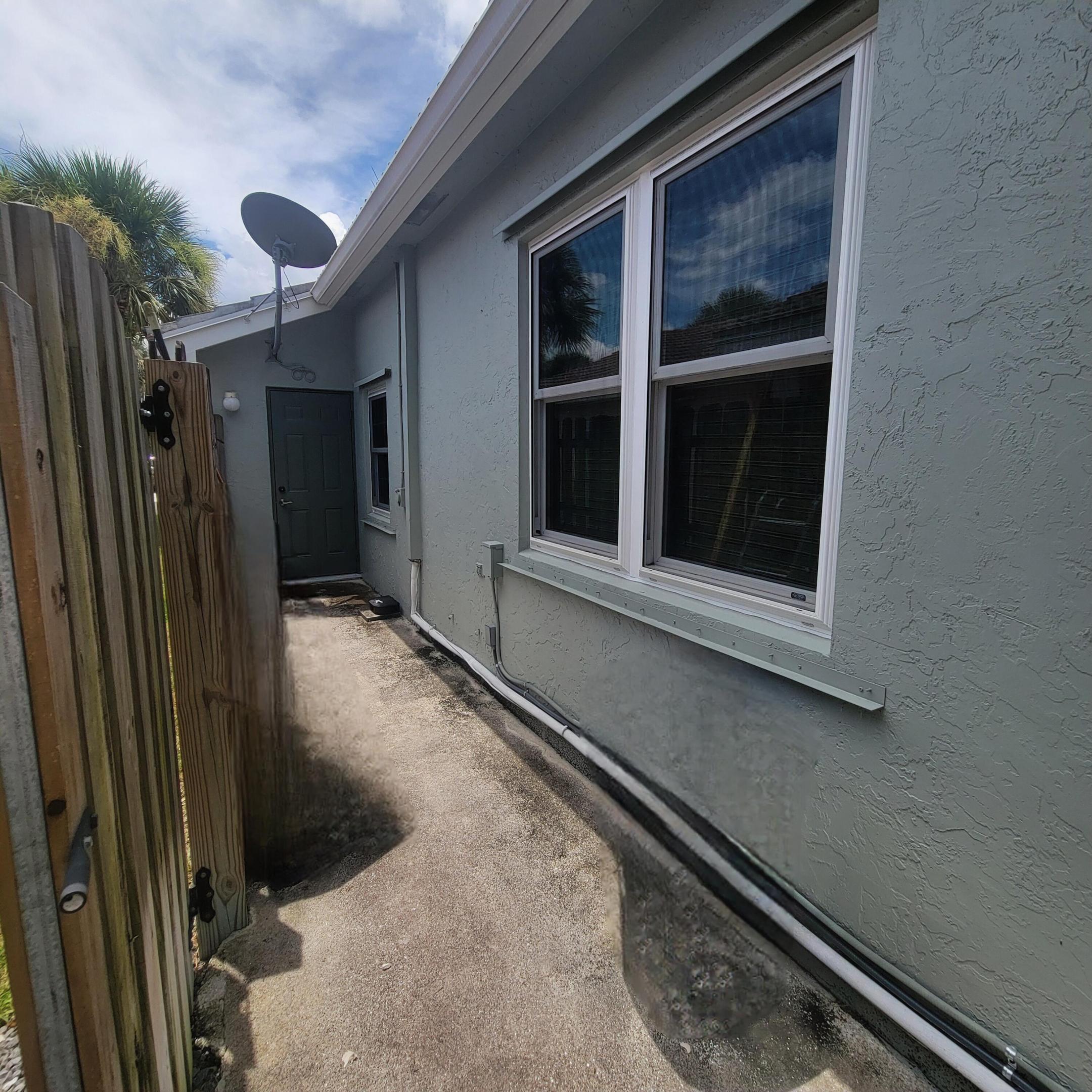 8294 Bermuda Sound Way Property Photo 25