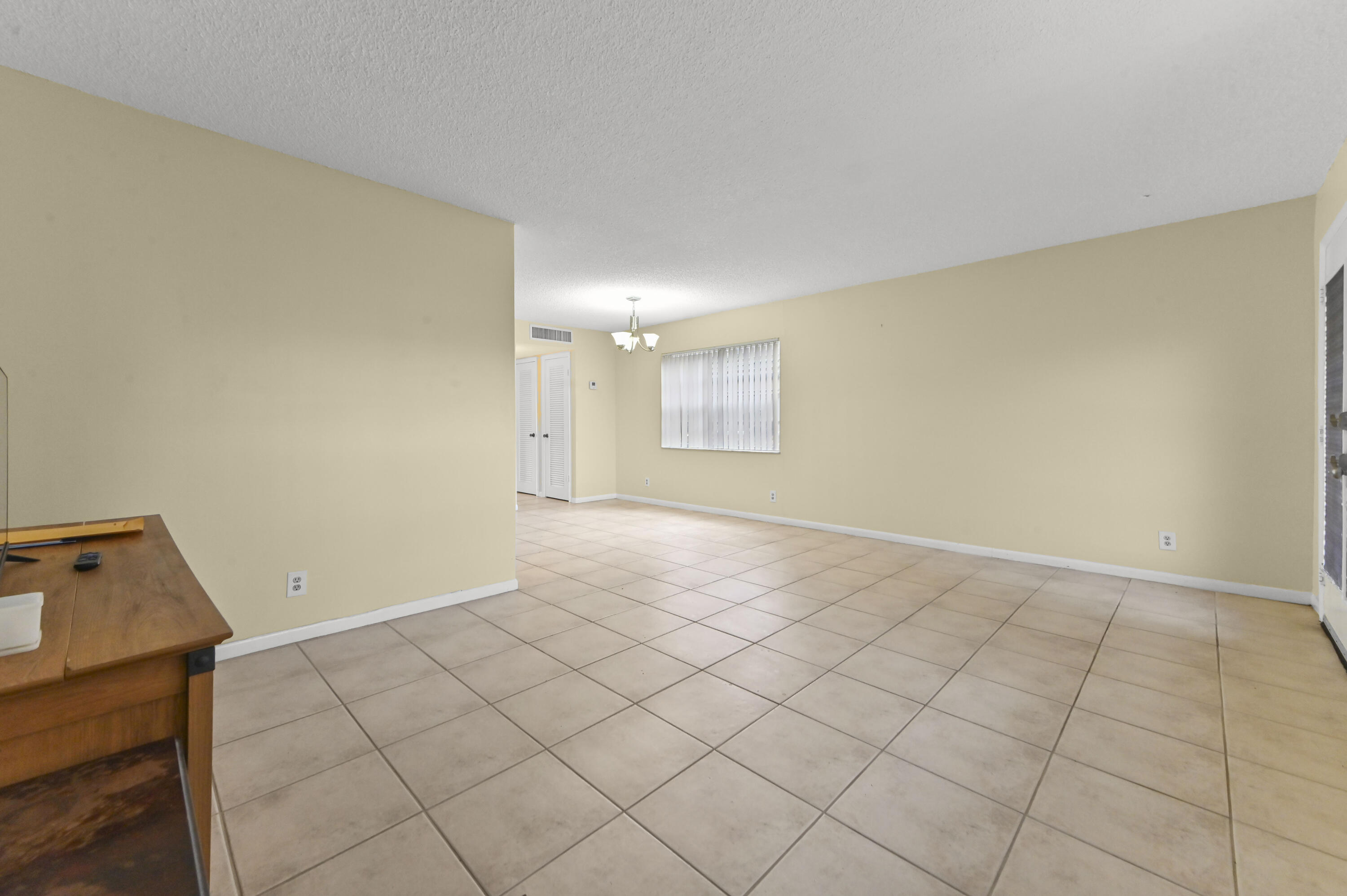 887 Normandy S Property Photo 5