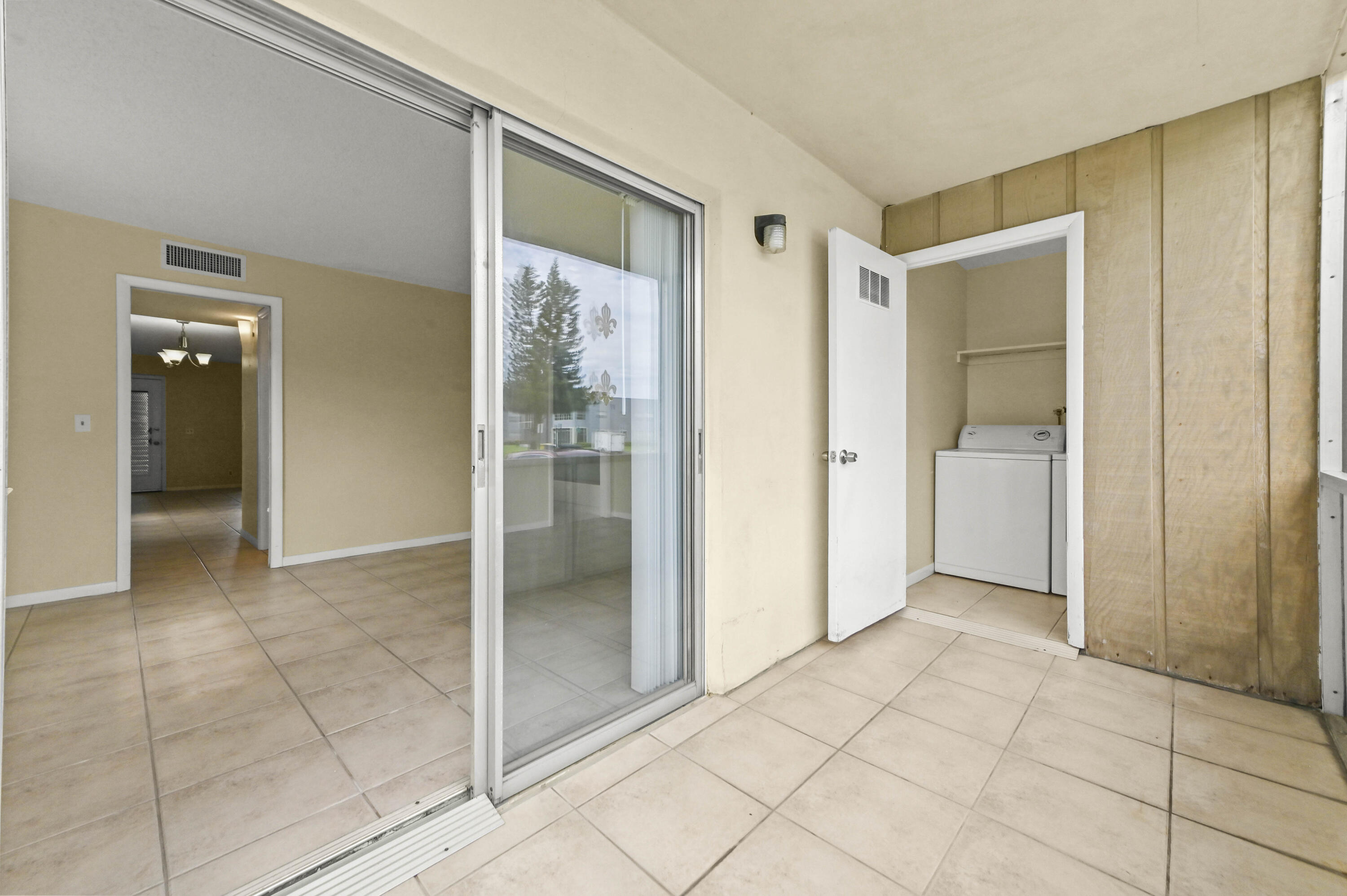 887 Normandy S Property Photo 16