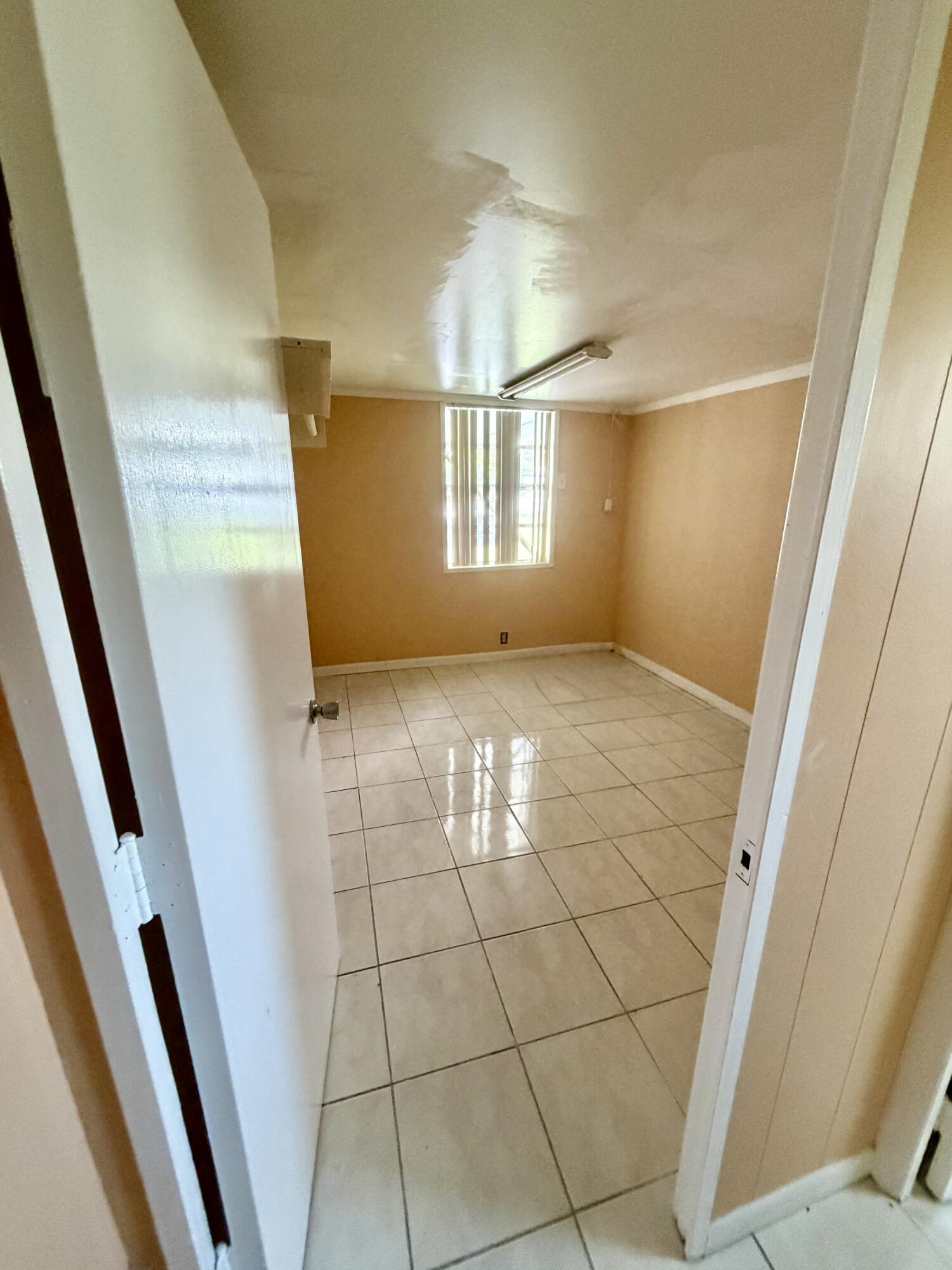2425 Ceceile Avenue Property Photo 6