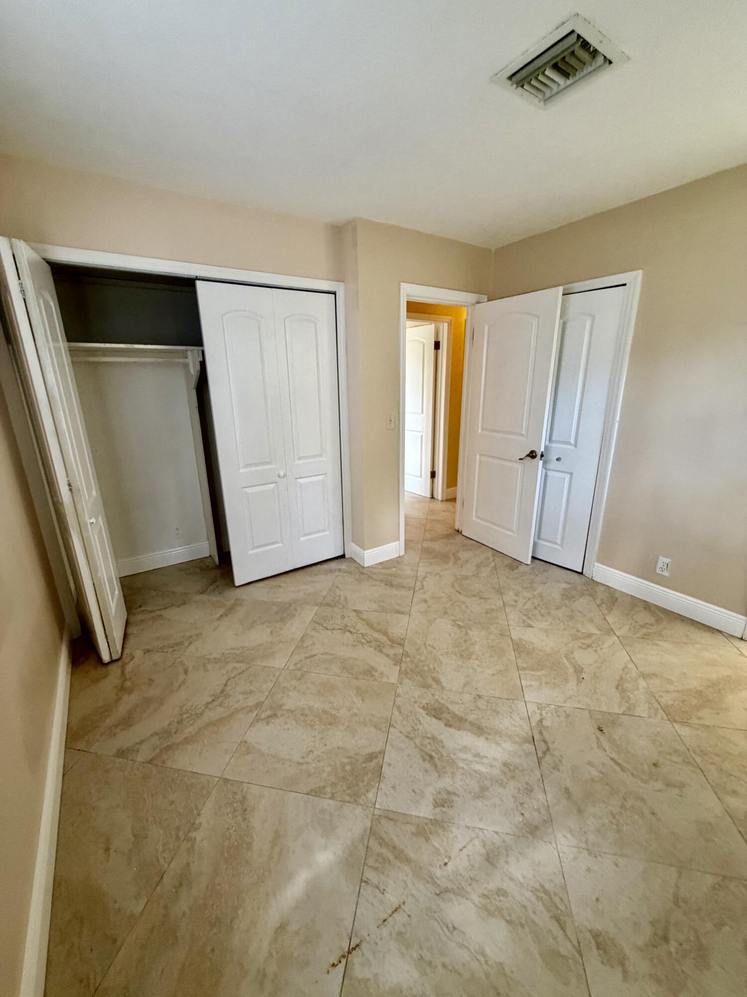 2425 Ceceile Avenue Property Photo 10