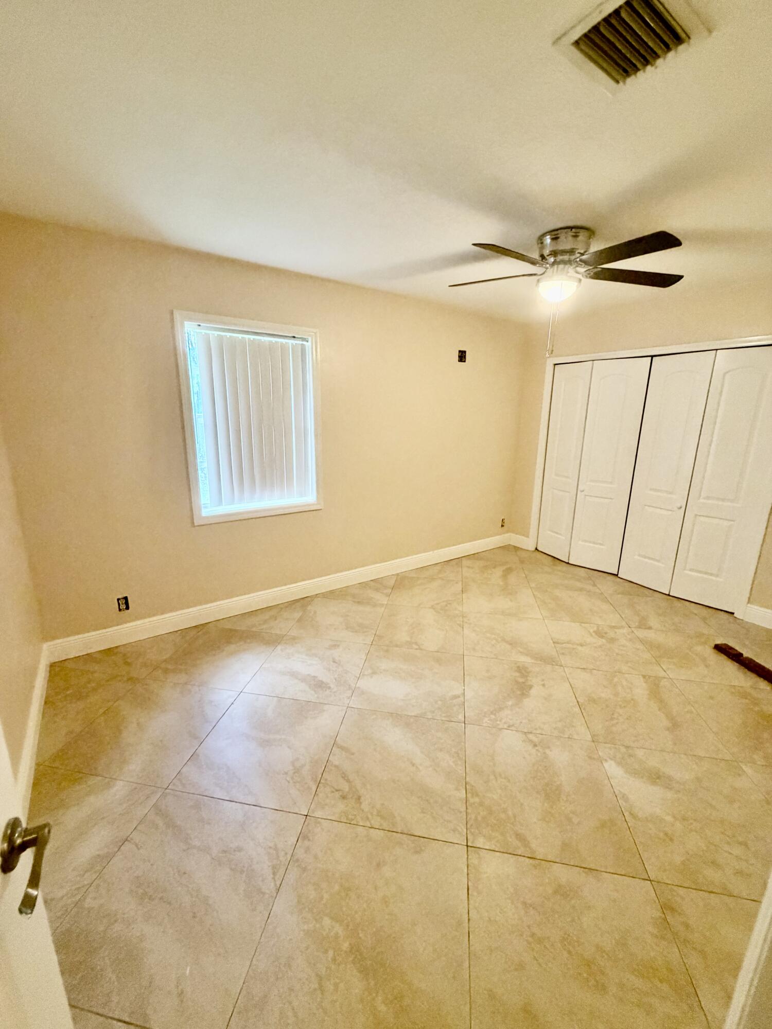 2425 Ceceile Avenue Property Photo 11