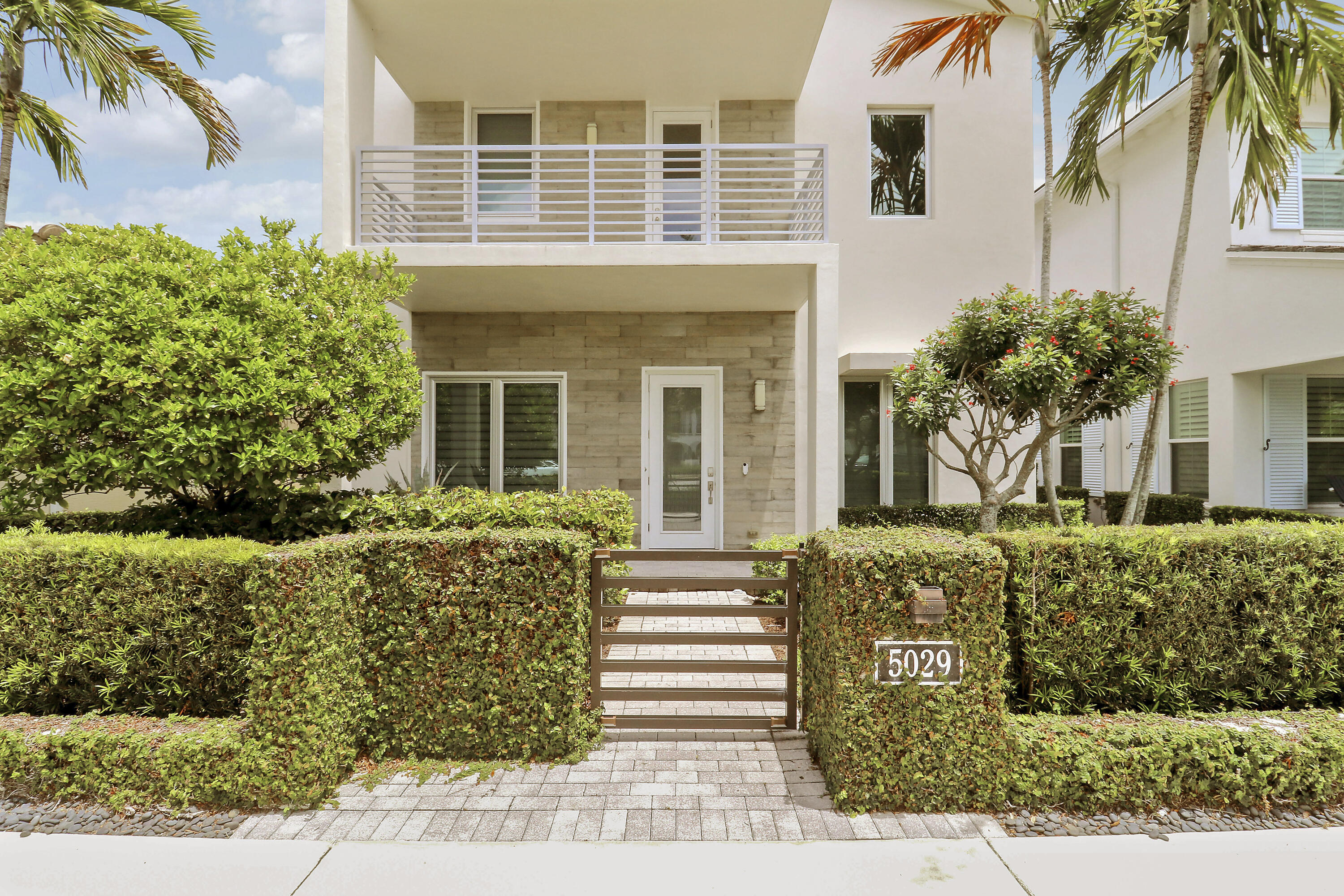 5029 Grandiflora Road Property Photo 13