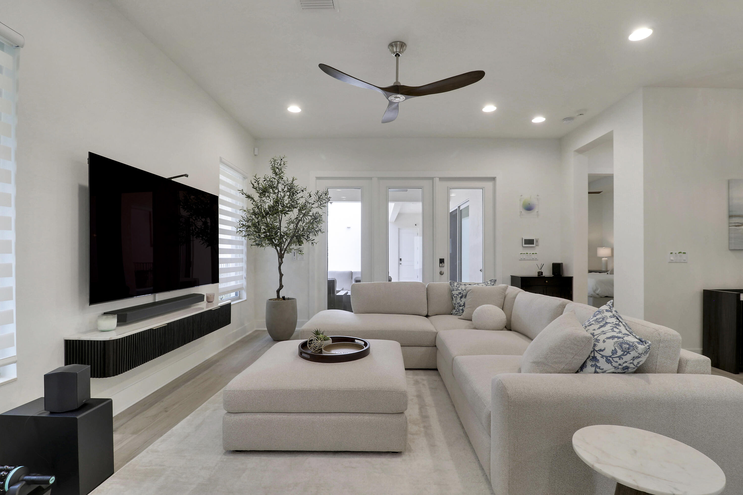 5029 Grandiflora Road Property Photo 28