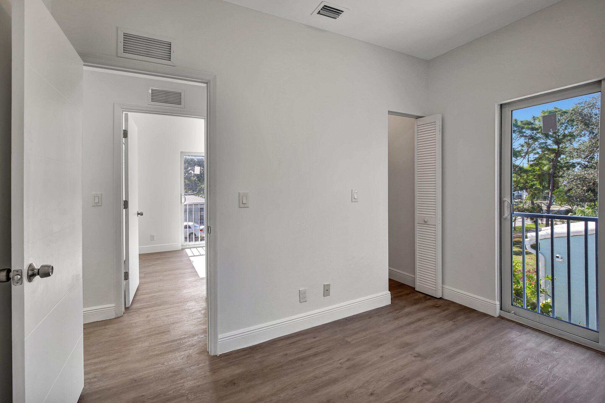 1102 S 20th Avenue 1102 Property Photo 16