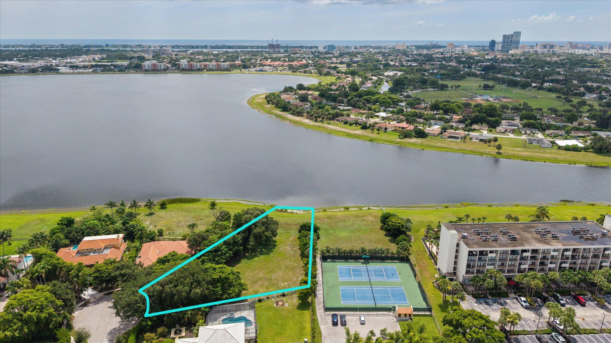 10 Sunningdale Circle Property Photo 6