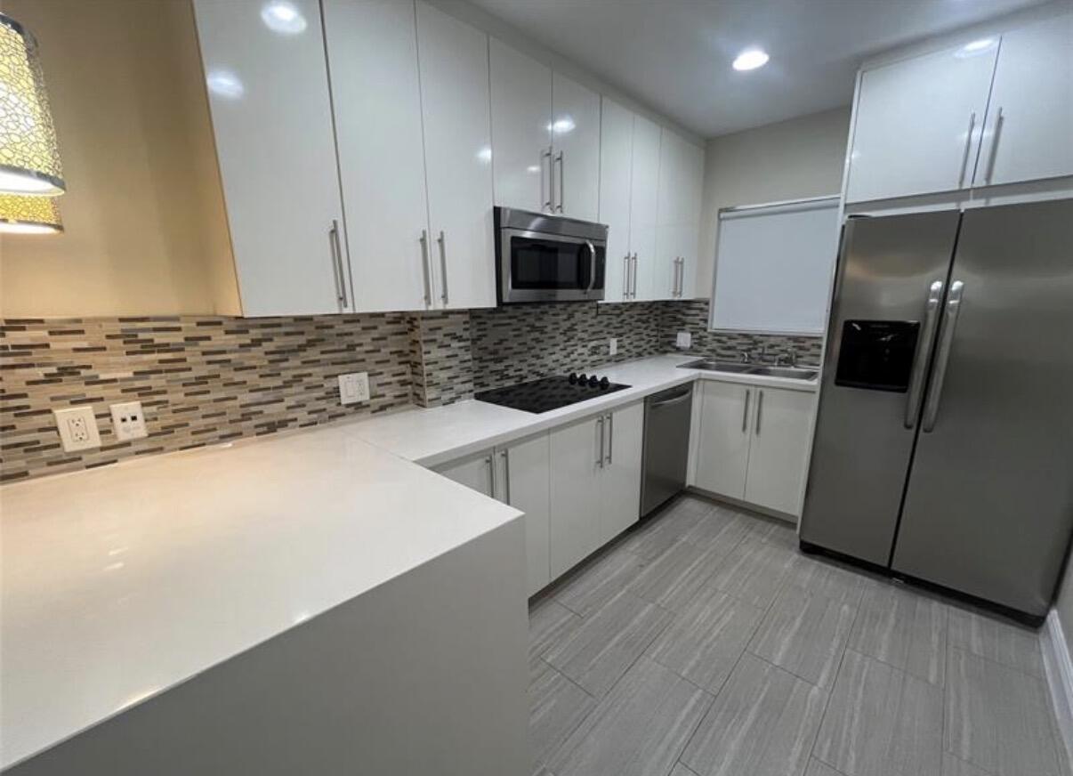 1109 E Broward Boulevard 1 Property Photo 6