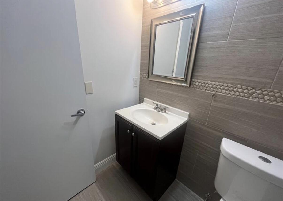 1109 E Broward Boulevard 1 Property Photo 12