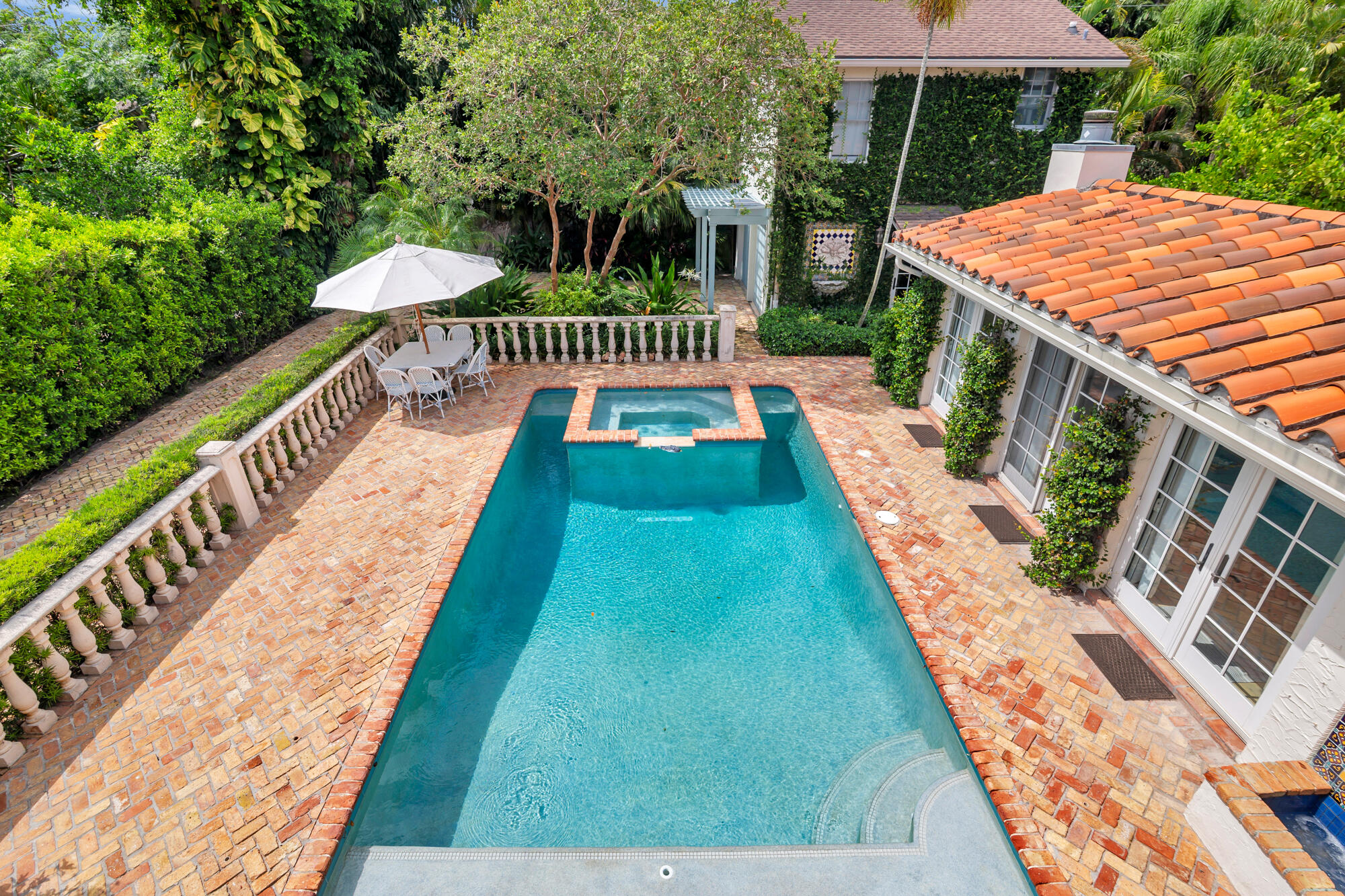 230 Sunset Road Property Photo 3