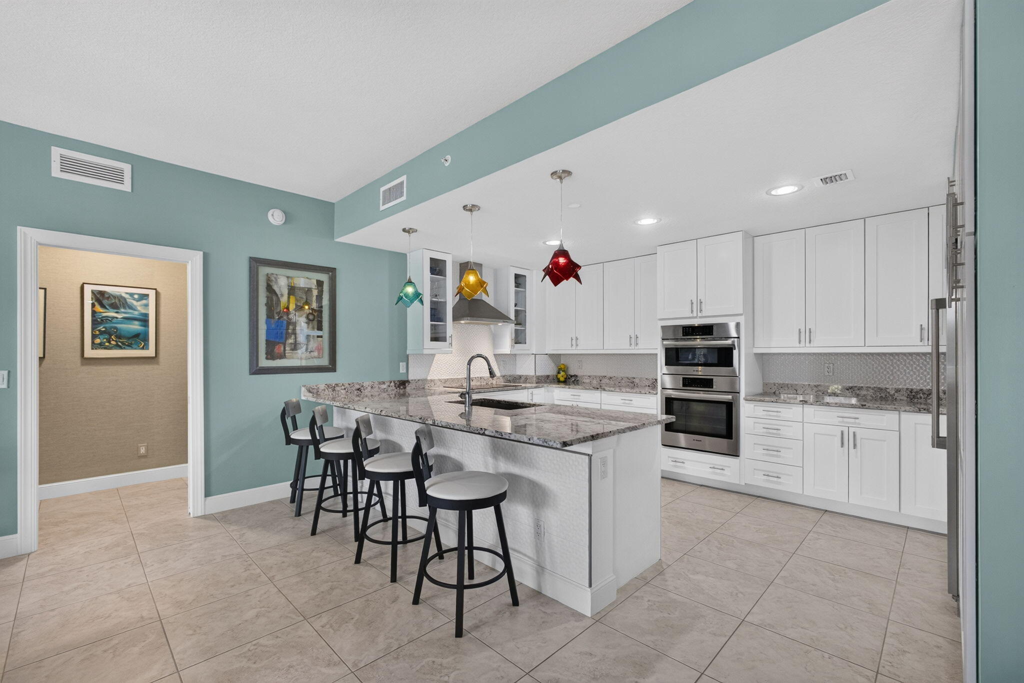 1013 Bay Colony Drive S Property Photo 10