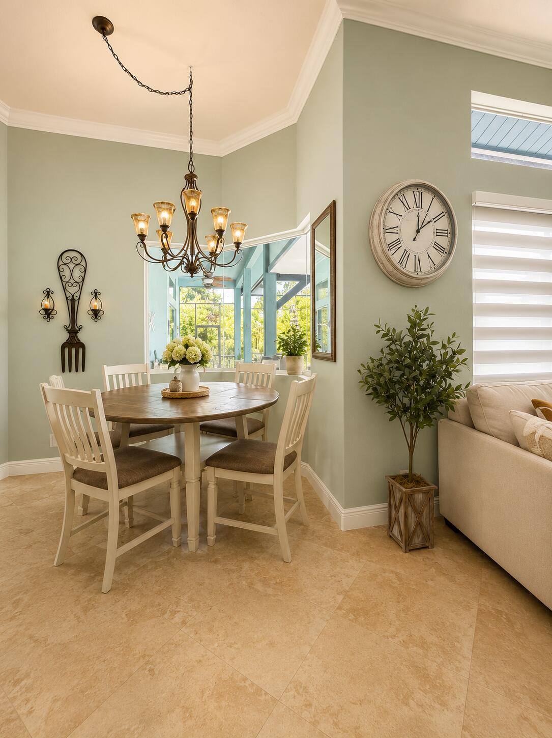 15057 60th Place N Property Photo 6