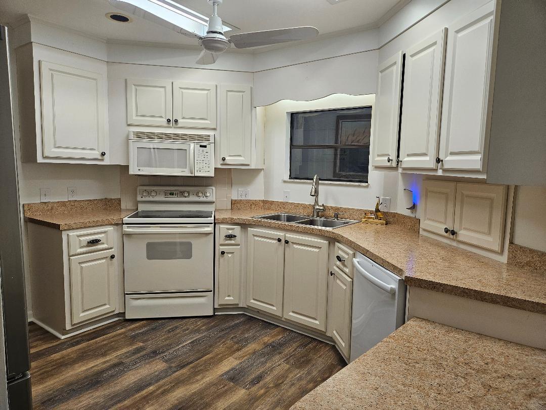 7680 Se Shenandoah Drive Property Photo 2