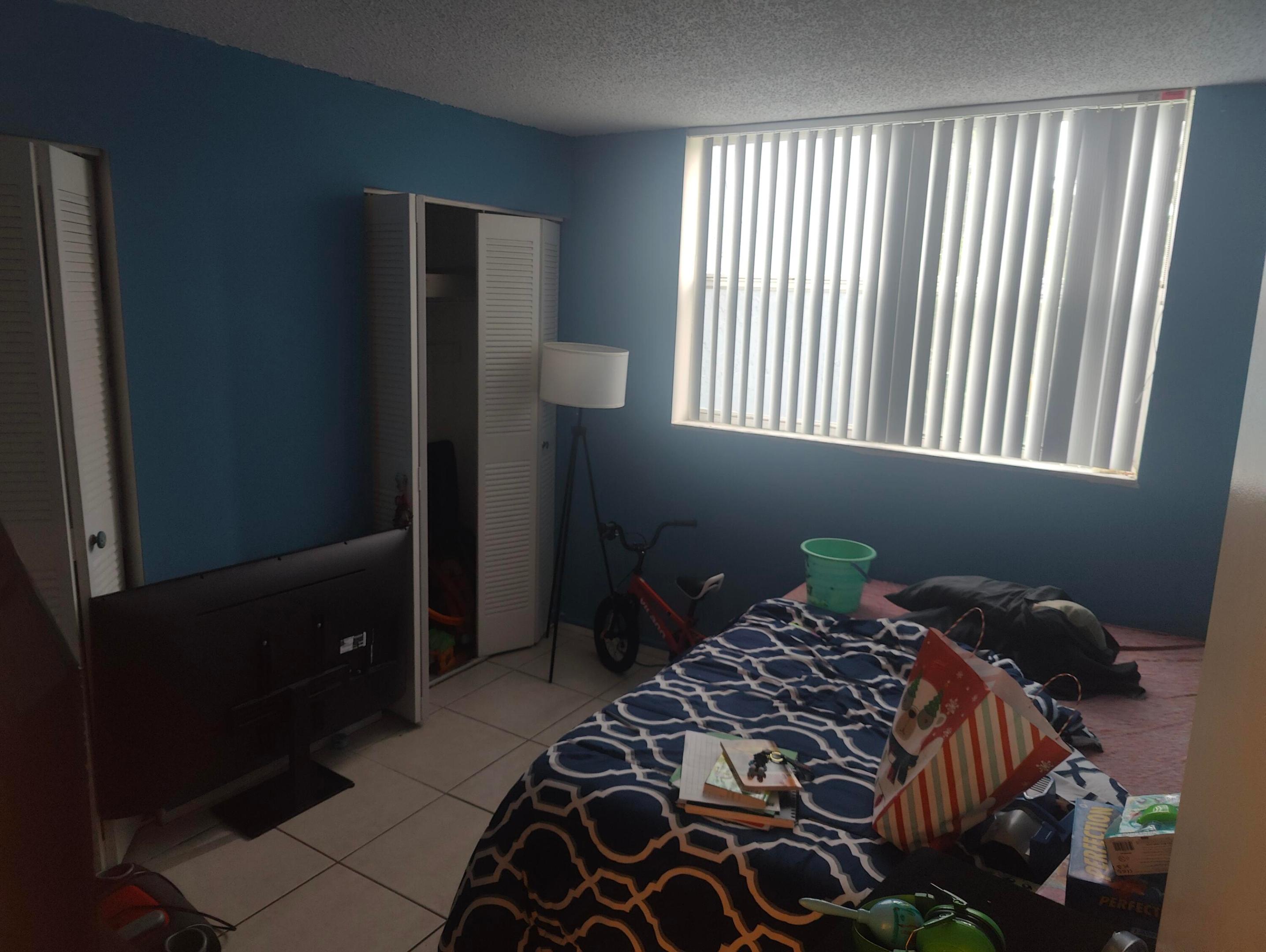 500 Executive Center Drive 2a Property Photo 5