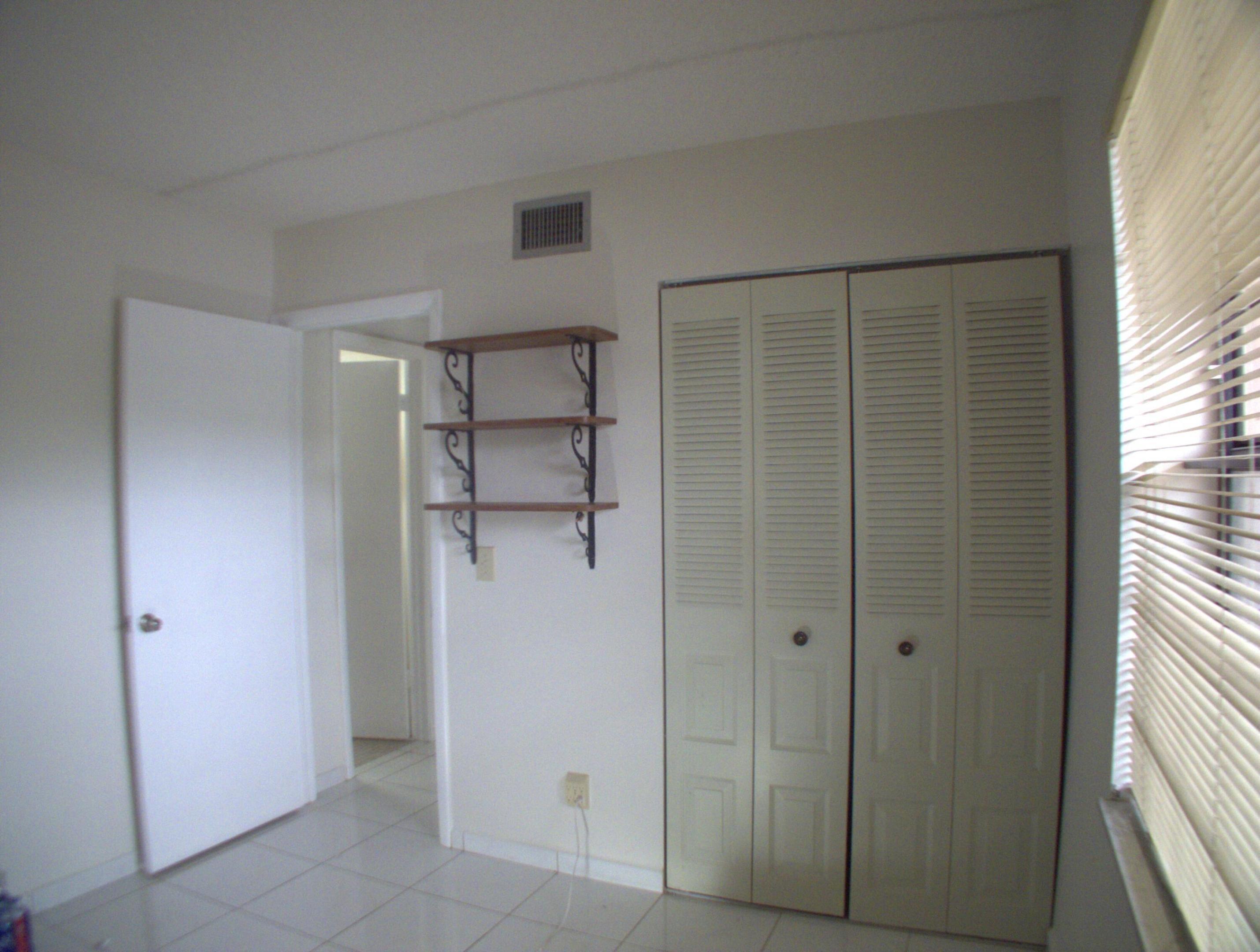 10332 Sunrise Lakes Boulevard 111 Property Photo 8
