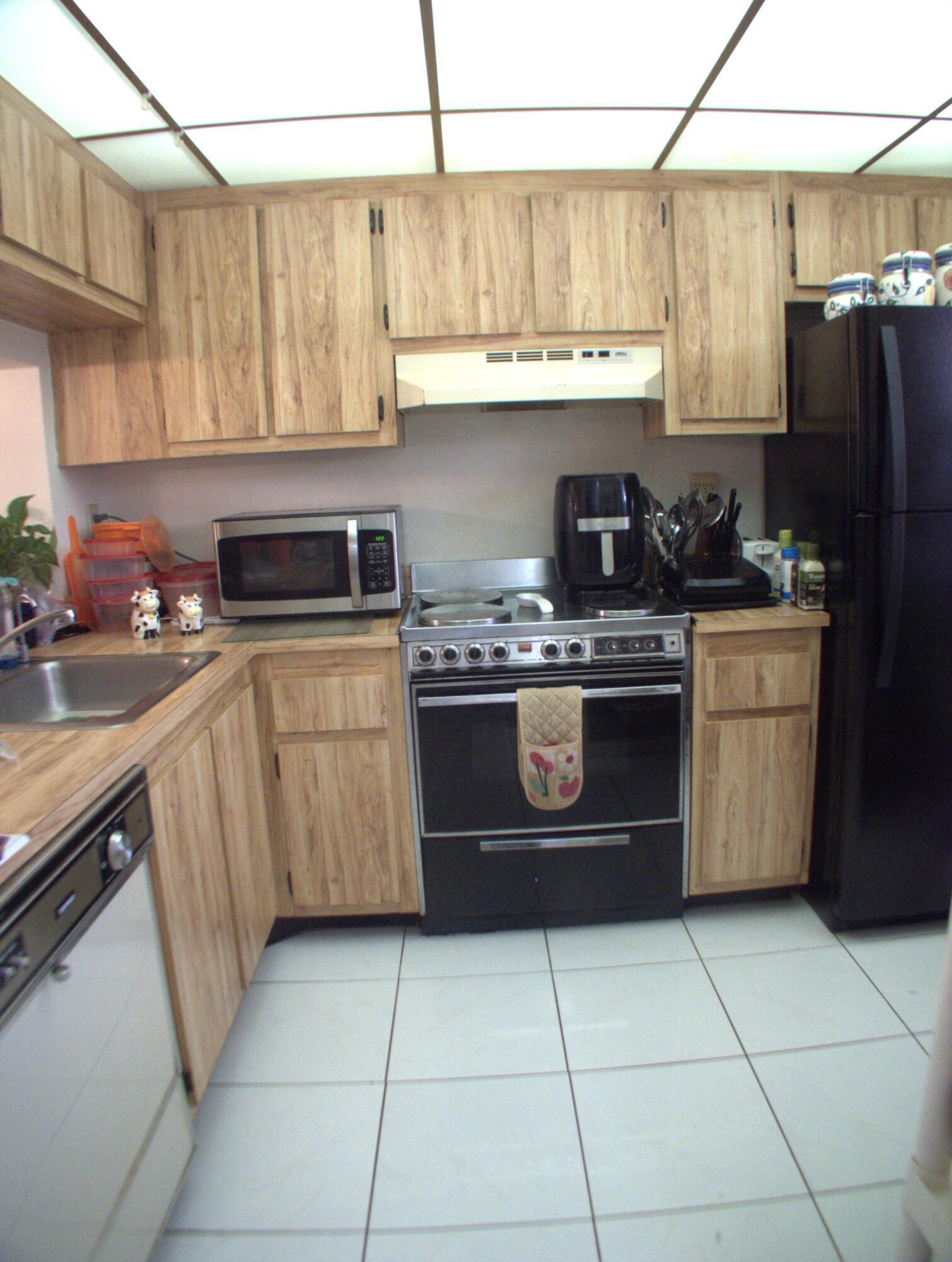 10332 Sunrise Lakes Boulevard 111 Property Photo 15