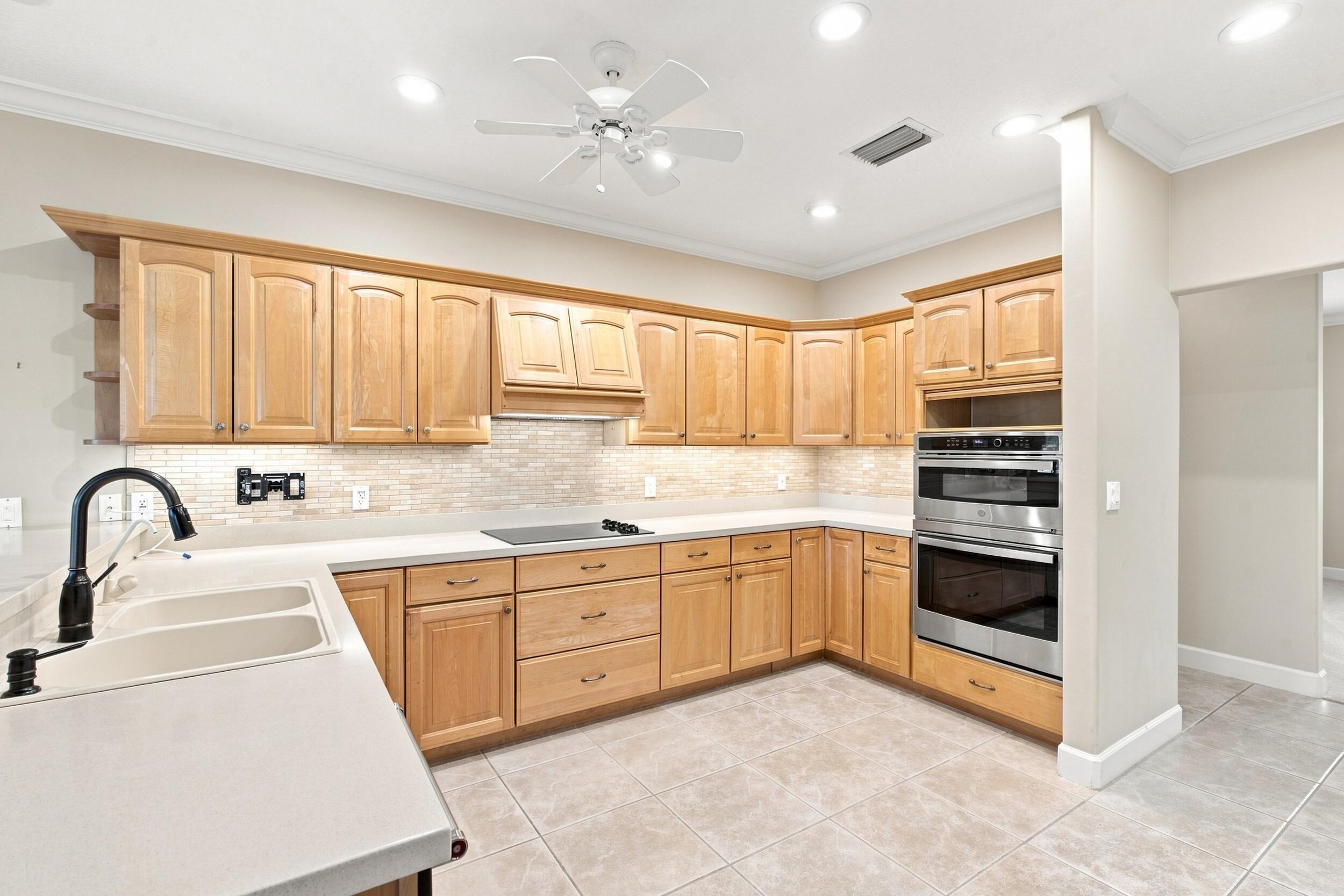 3608 Twin Lakes Terrace Property Photo 11