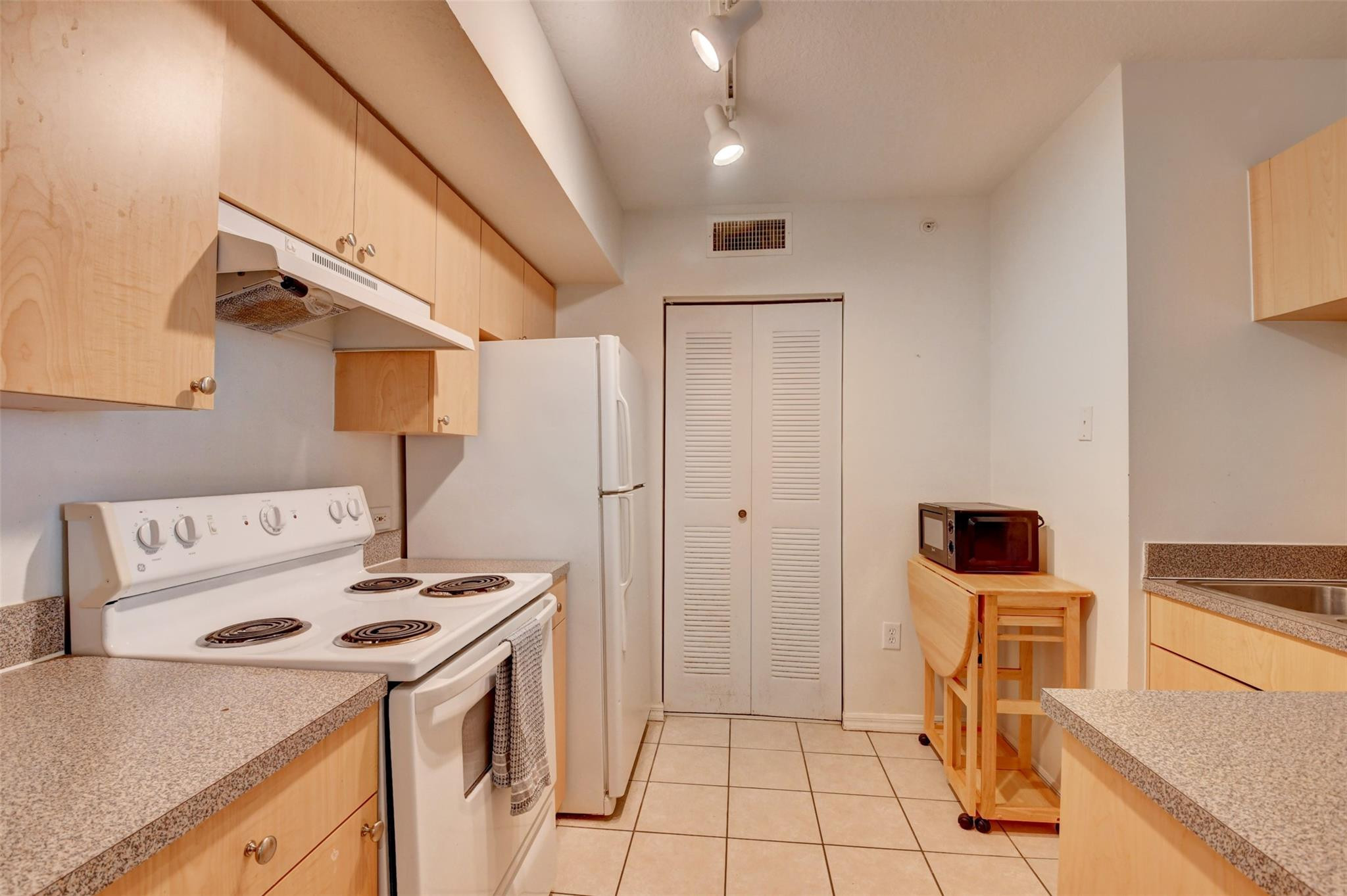 703 Villa Circle 703 Property Photo 5
