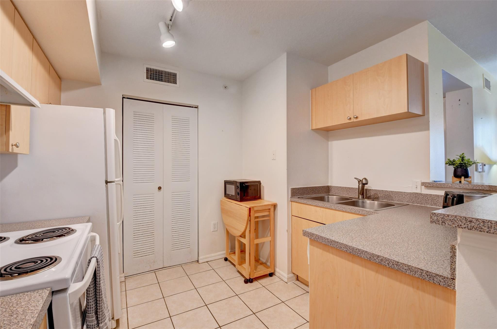 703 Villa Circle 703 Property Photo 22