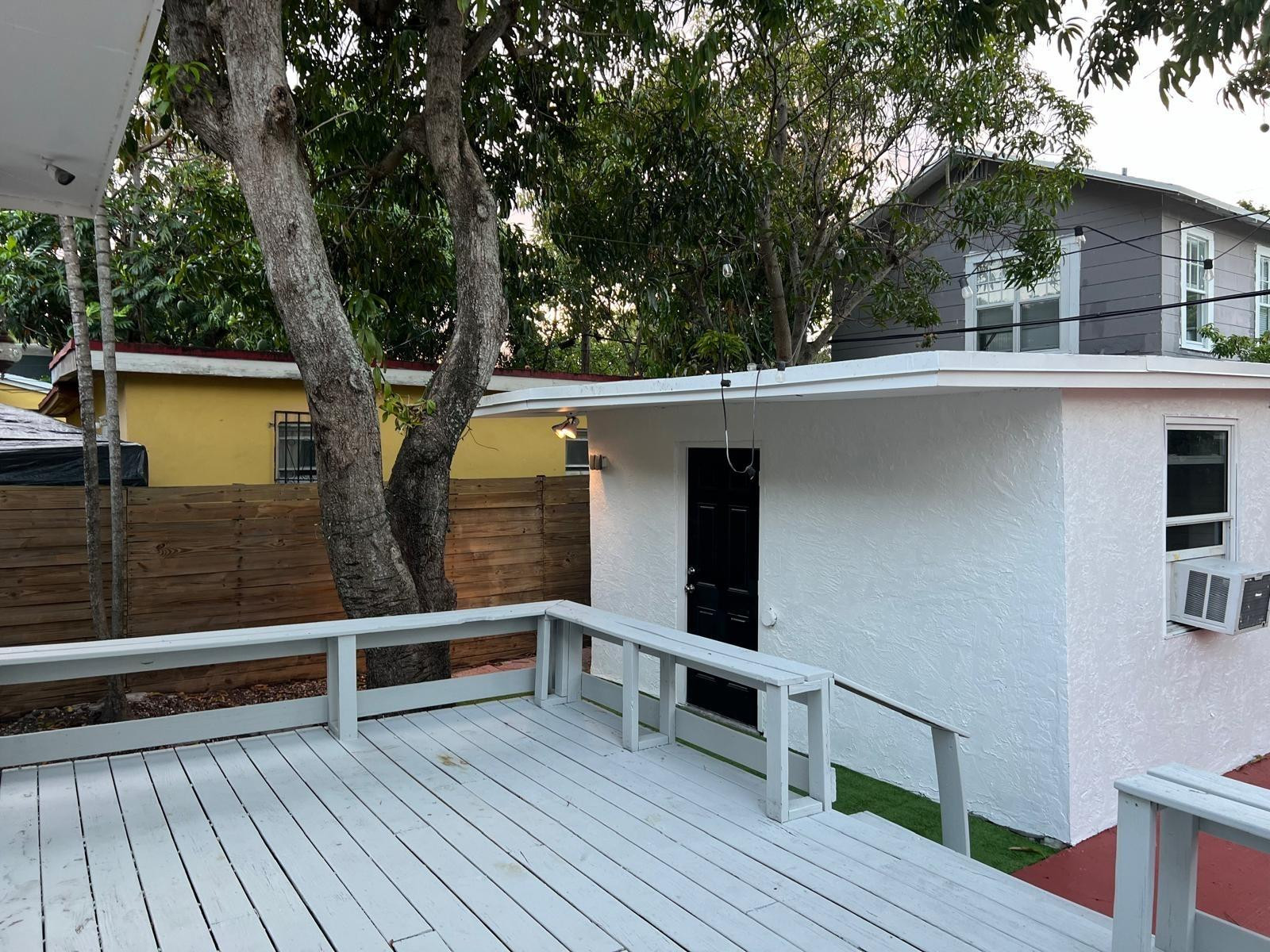 45 Ne 50th Street Property Photo 23