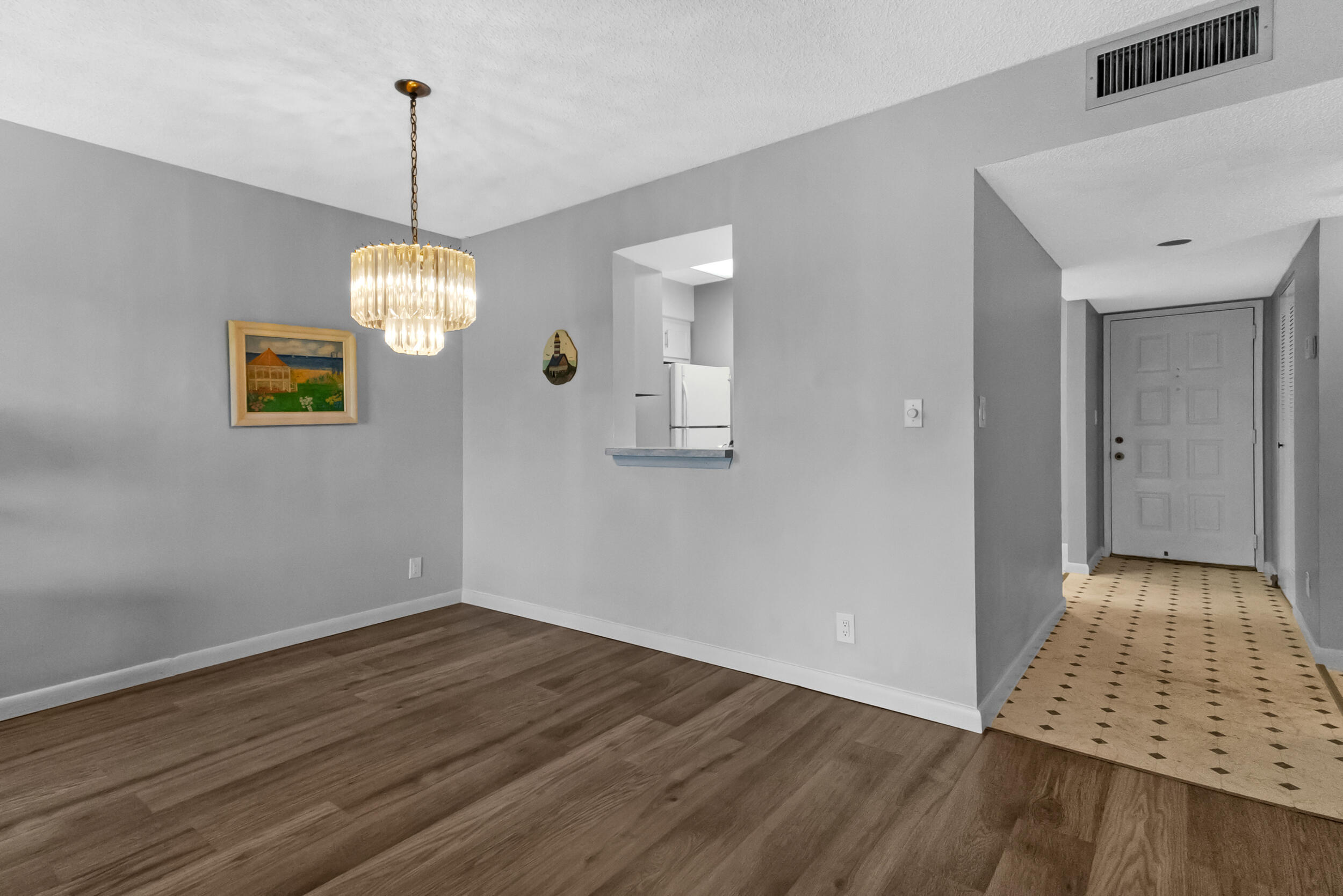 2209 S Cypress Bend Drive 507 Property Photo 6