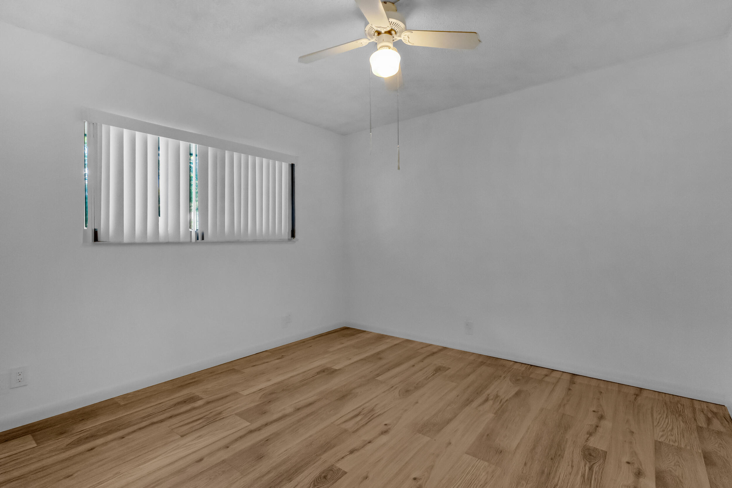 2209 S Cypress Bend Drive 507 Property Photo 16