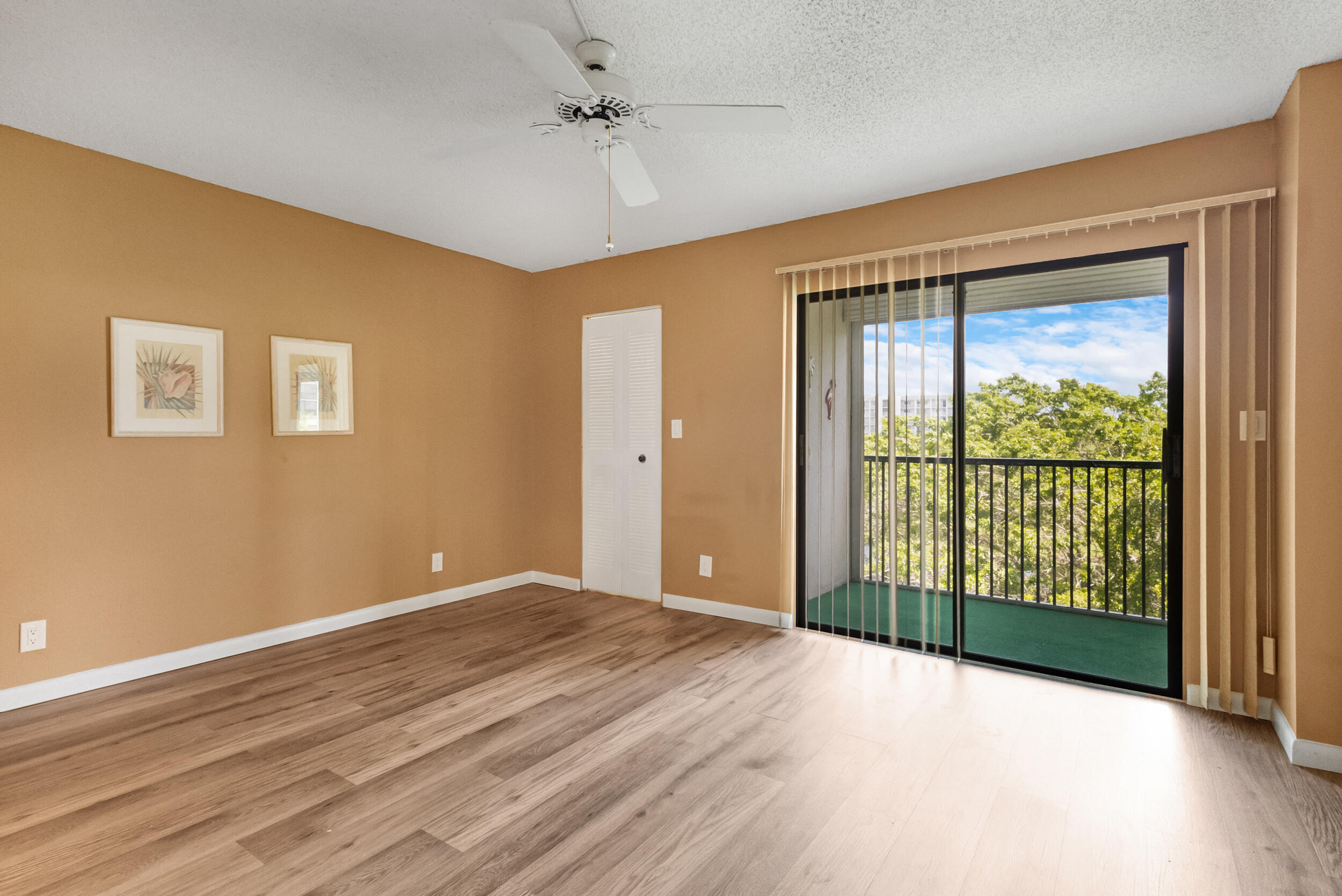 2209 S Cypress Bend Drive 507 Property Photo 19