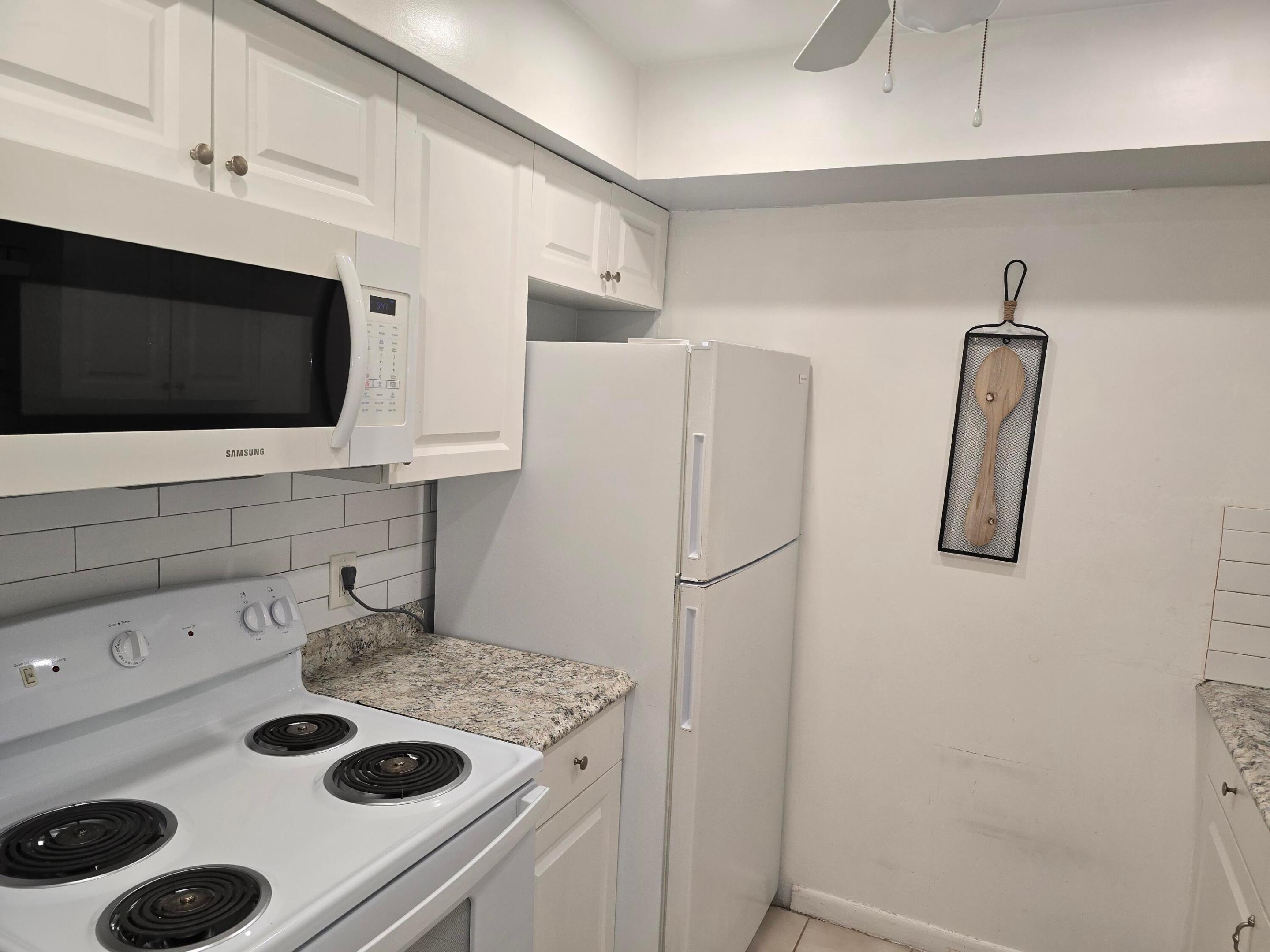 151 Sw 134th Way 203n Property Photo 11
