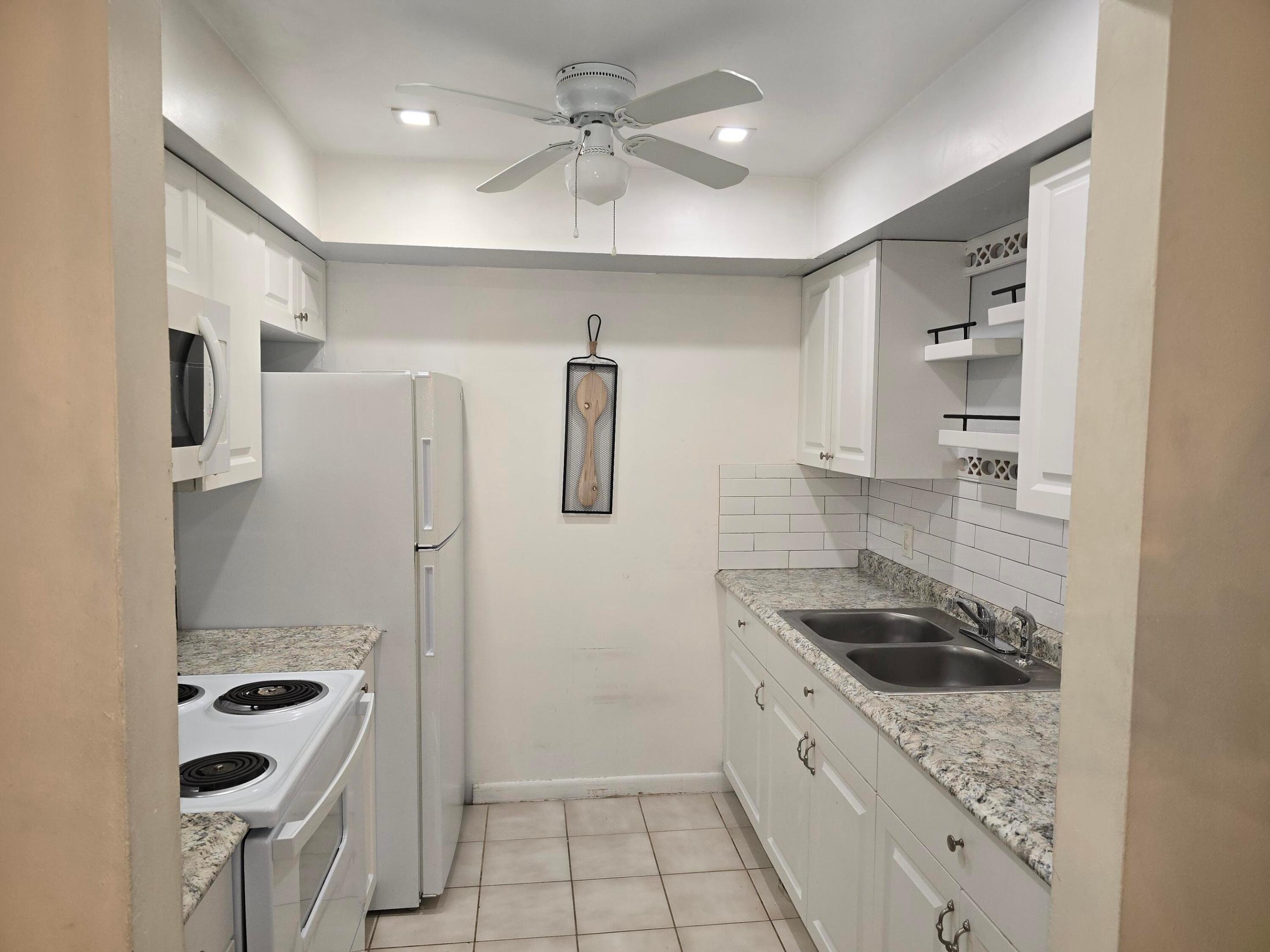 151 Sw 134th Way 203n Property Photo 12
