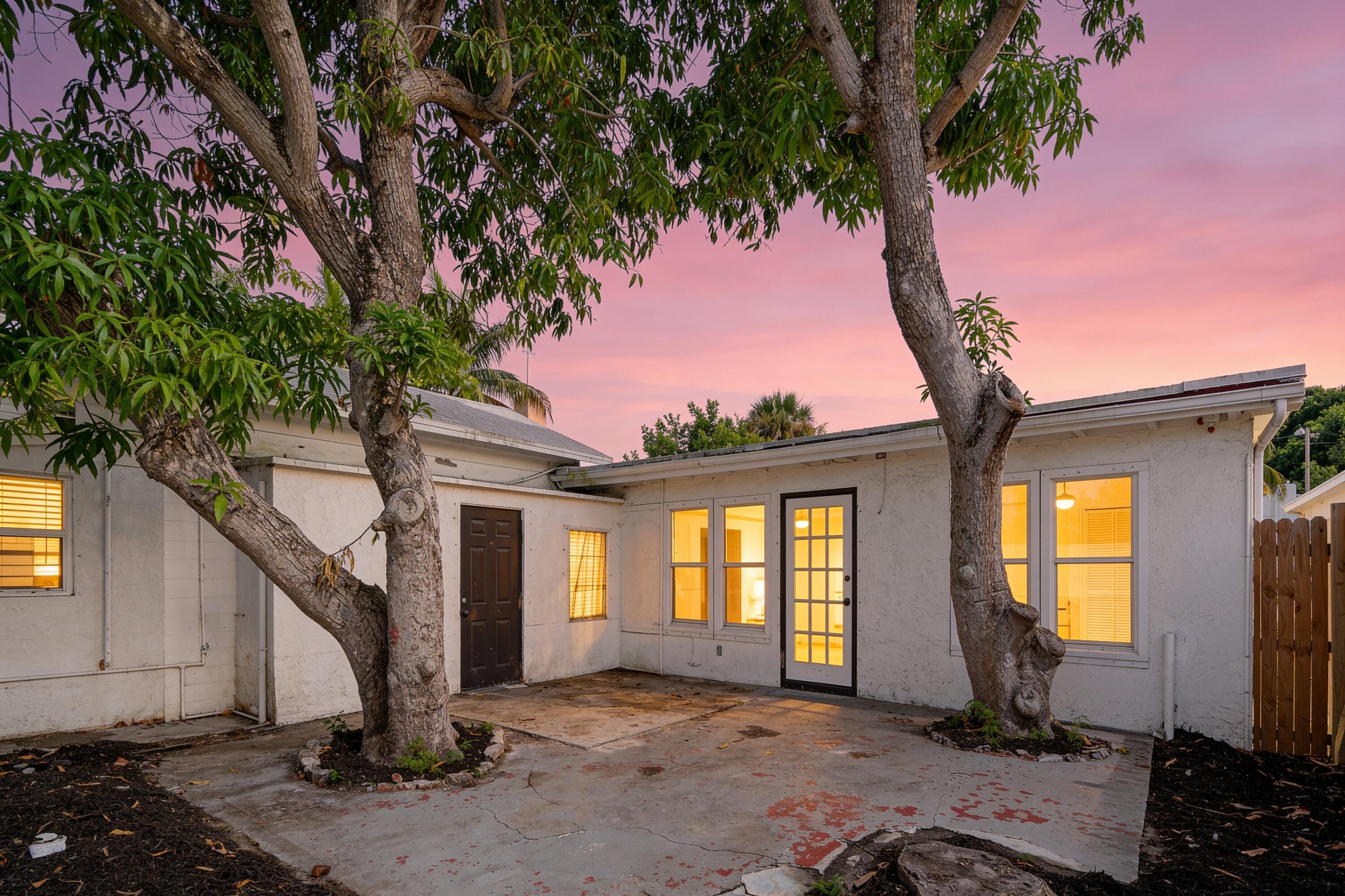 526 38TH Street Property Photo 1