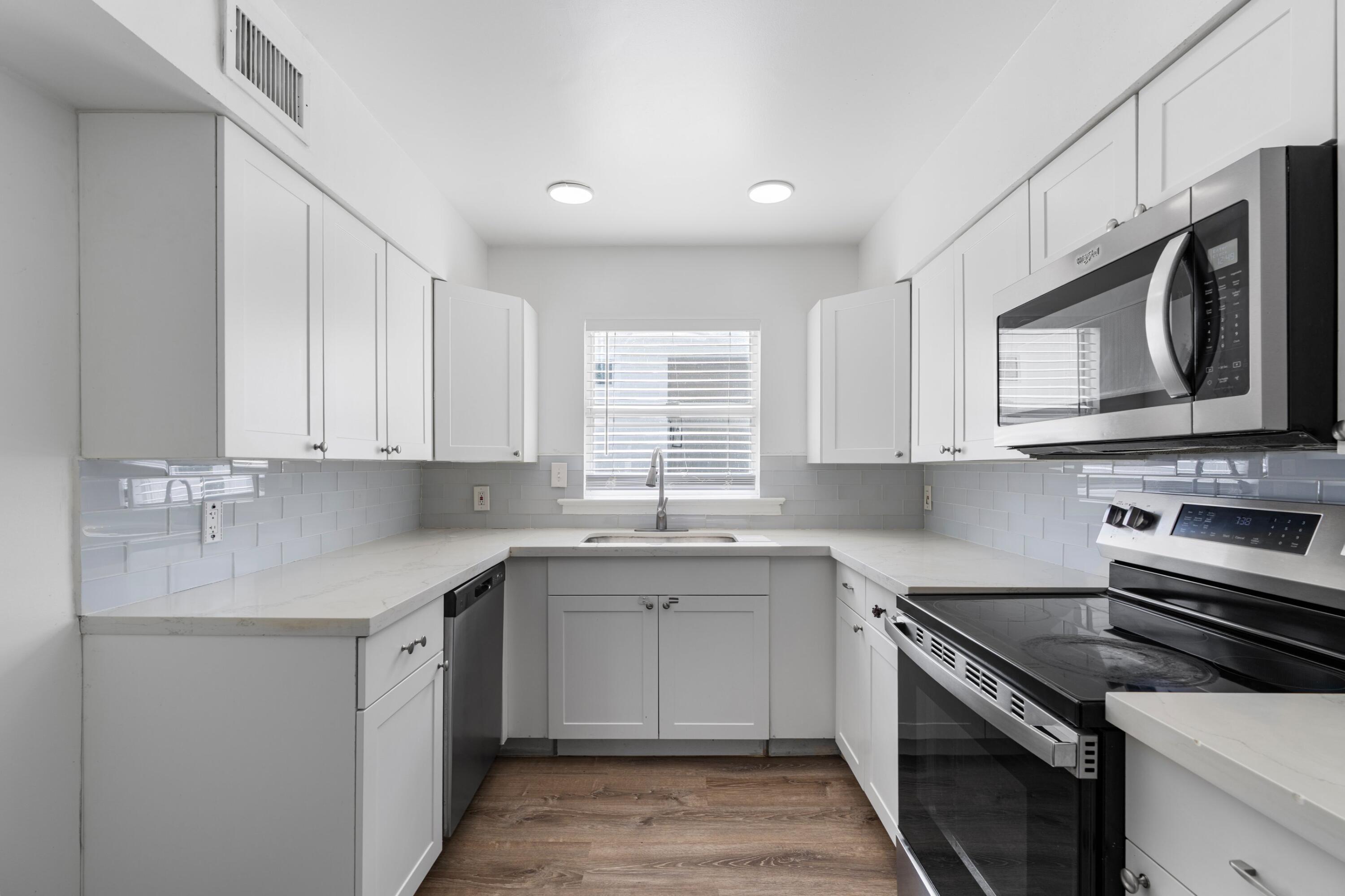 526 38th Street Property Photo 8