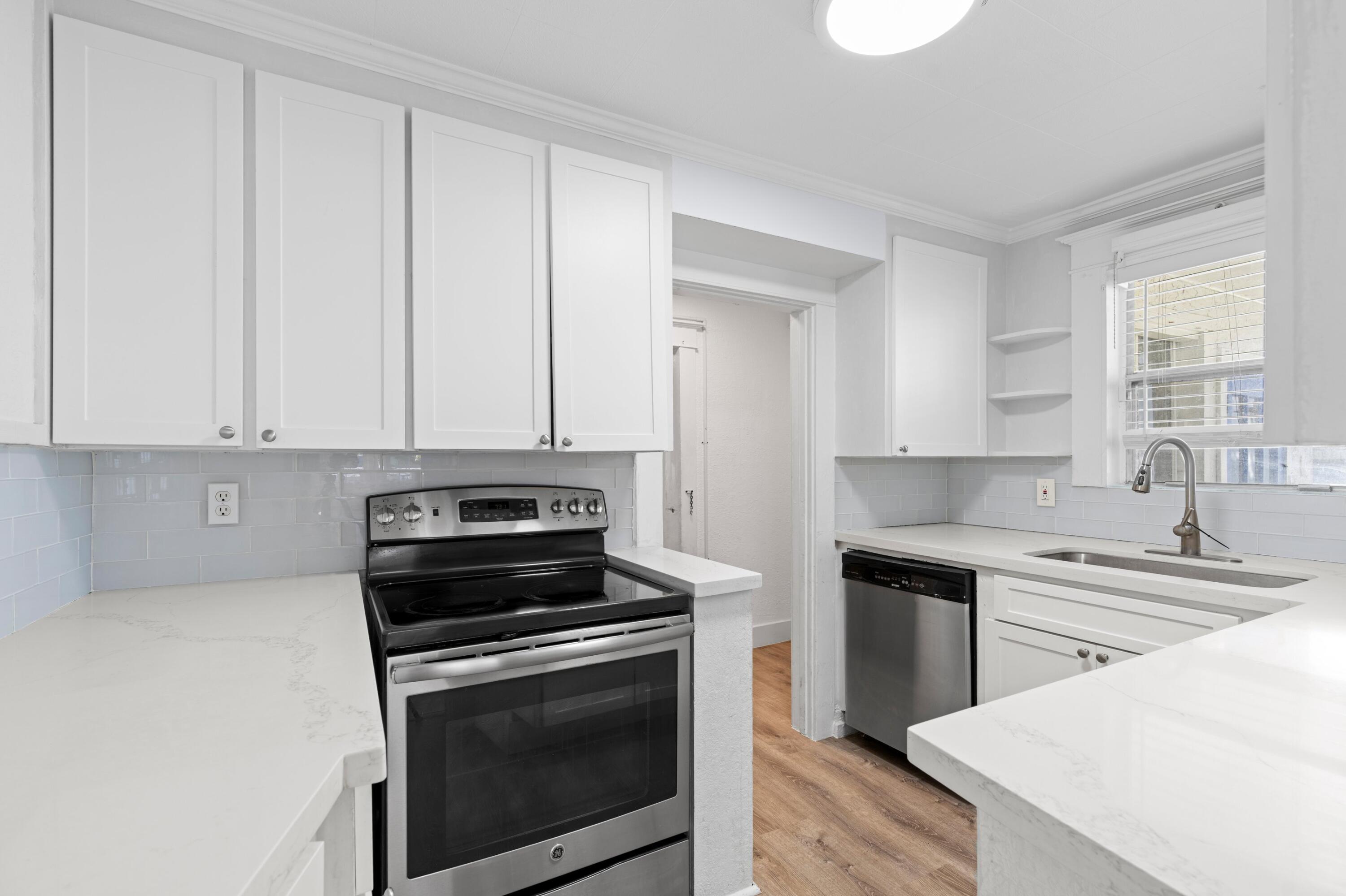 526 38th Street Property Photo 9