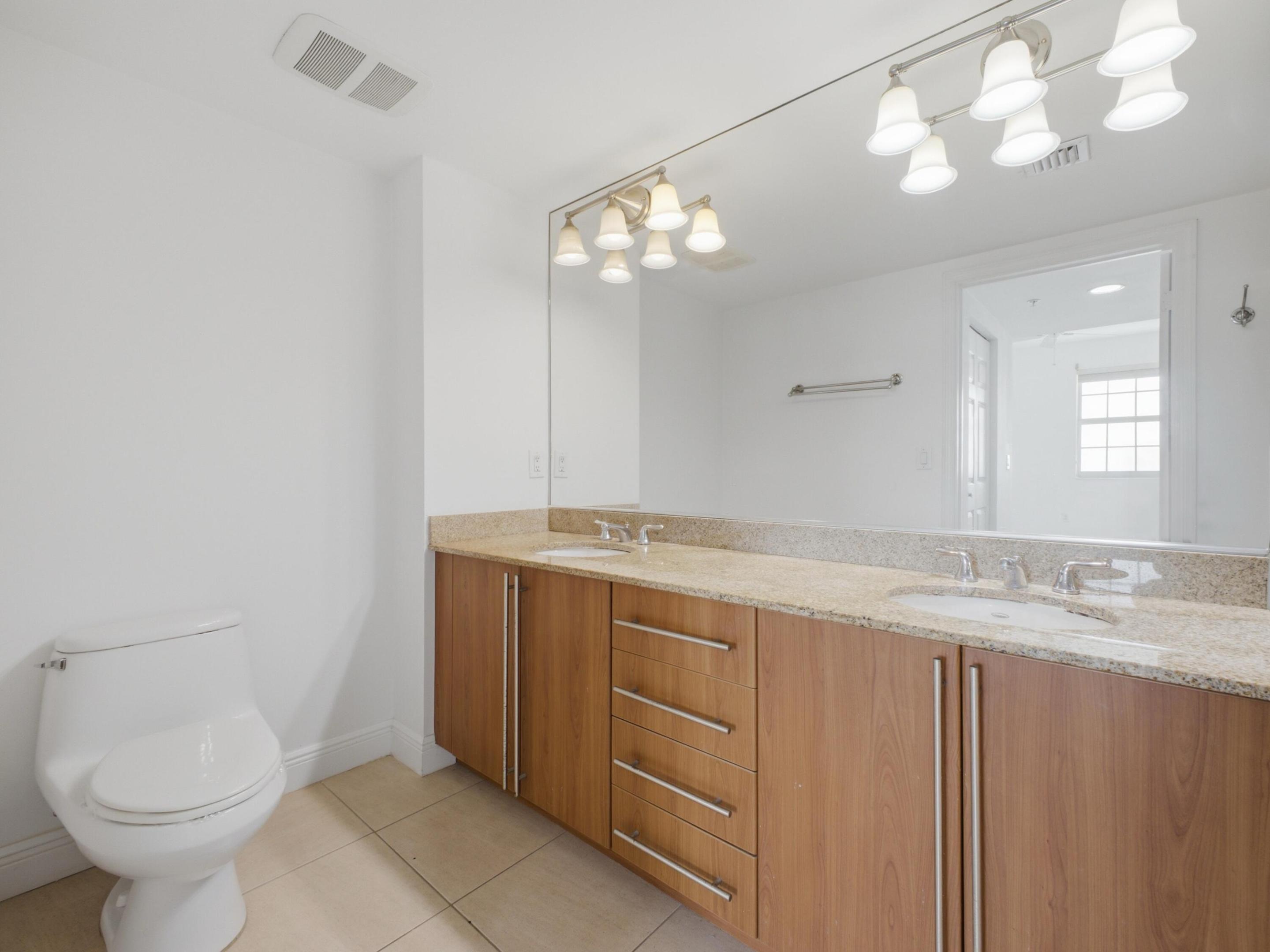 610 Clematis Street 804 Property Photo 20
