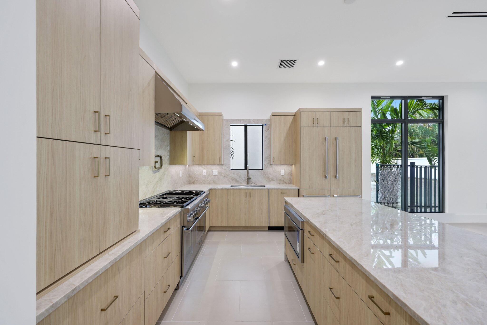 16733 Mosaic Place Property Photo 6