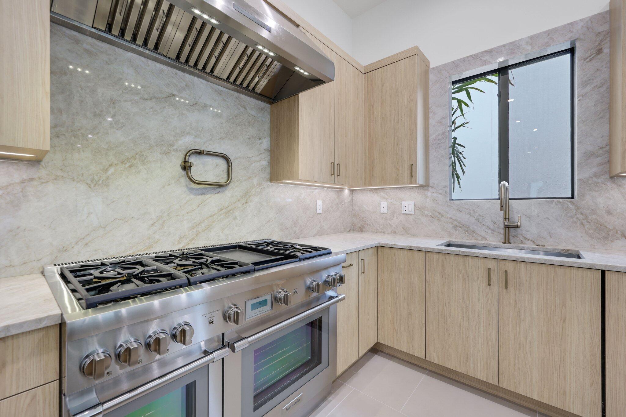 16733 Mosaic Place Property Photo 7