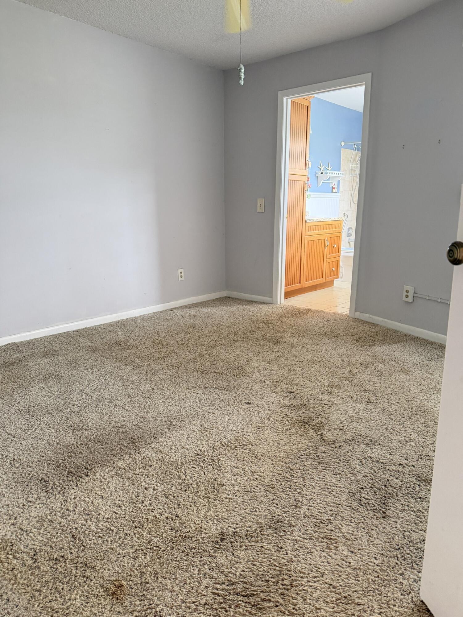 1901 Ne Collins Circle 9-10 Property Photo 6