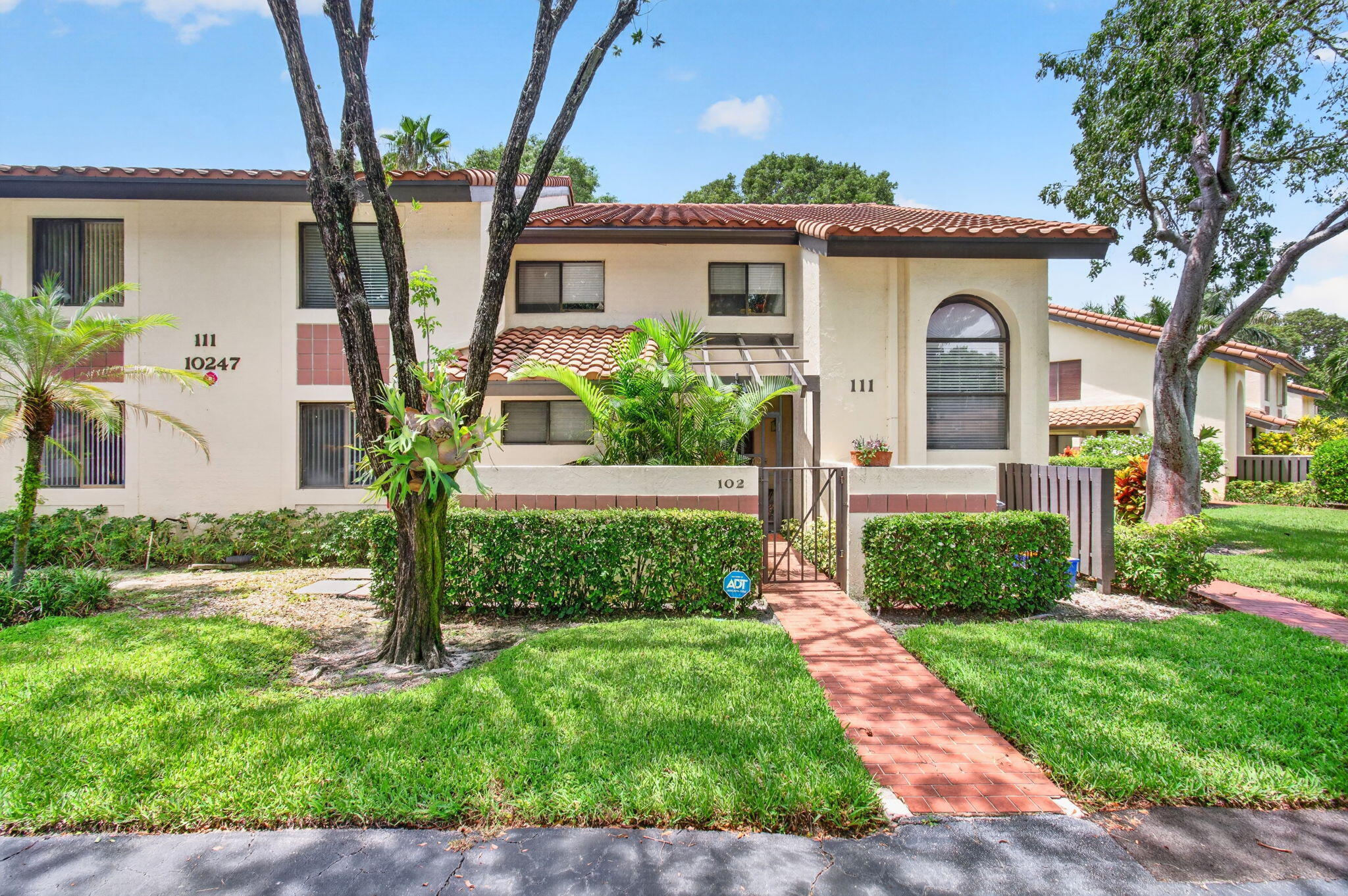 10247 N Circle Lake Drive 102