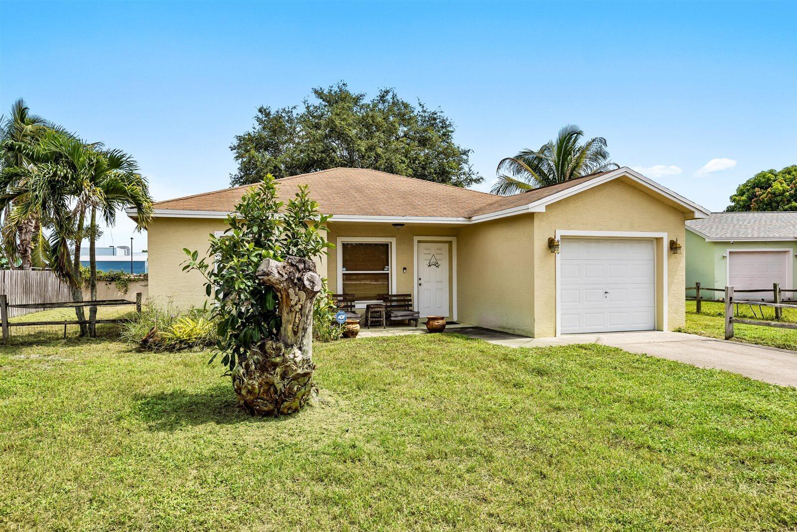 913 Se Forrest Park Drive Property Photo 3