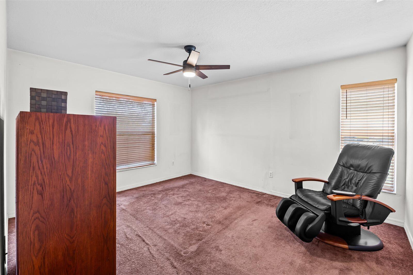 913 Se Forrest Park Drive Property Photo 13