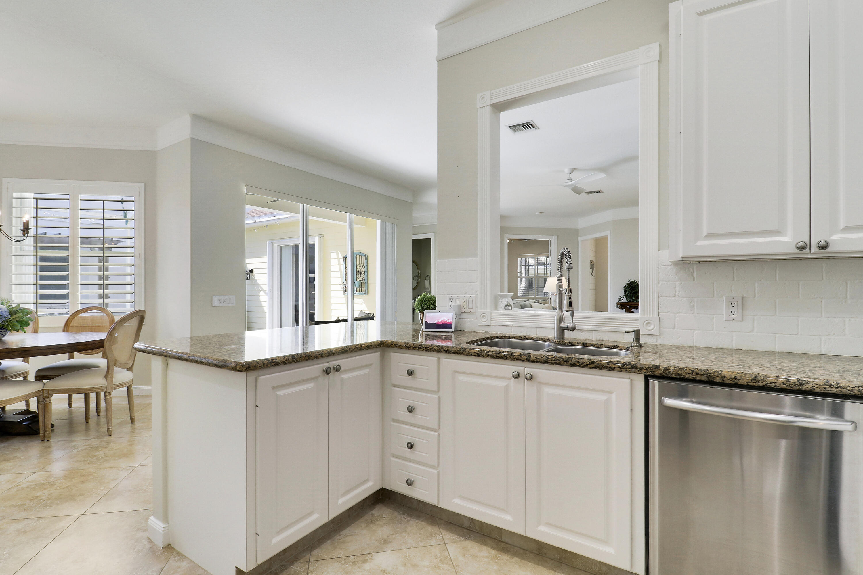 511 Sweet Bay Circle Property Photo 14