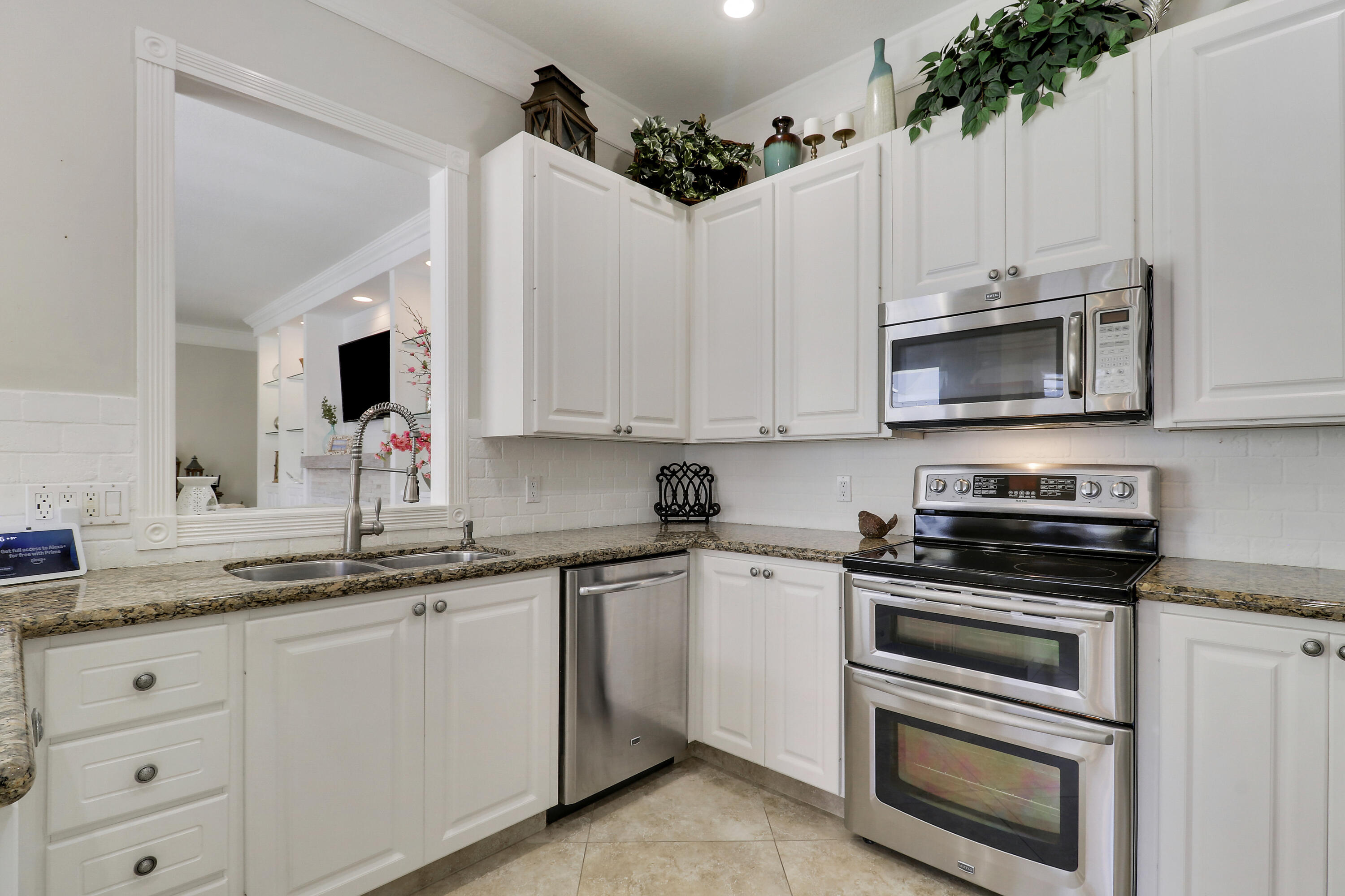 511 Sweet Bay Circle Property Photo 16