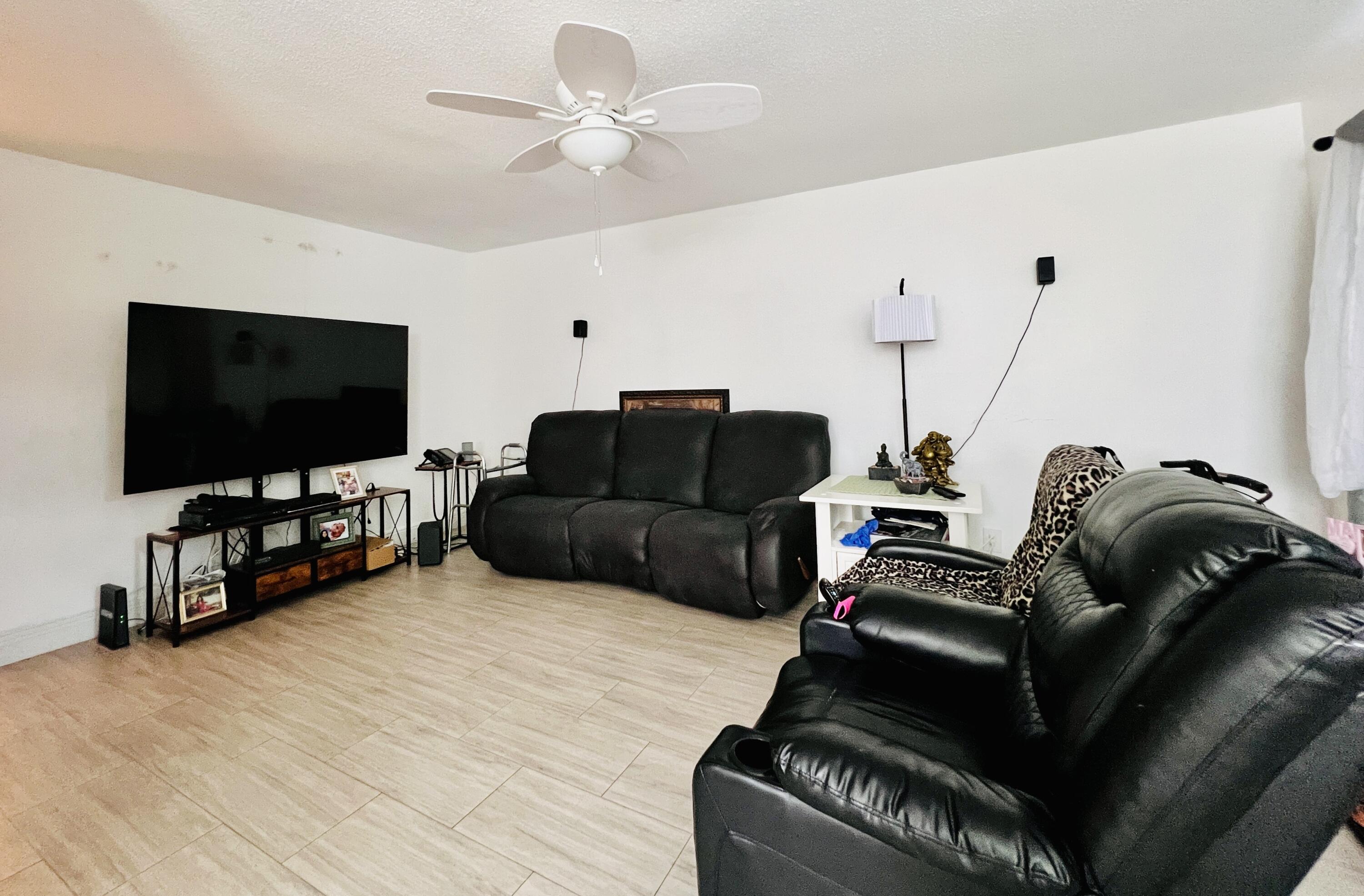 345 Norwich O Property Photo 5