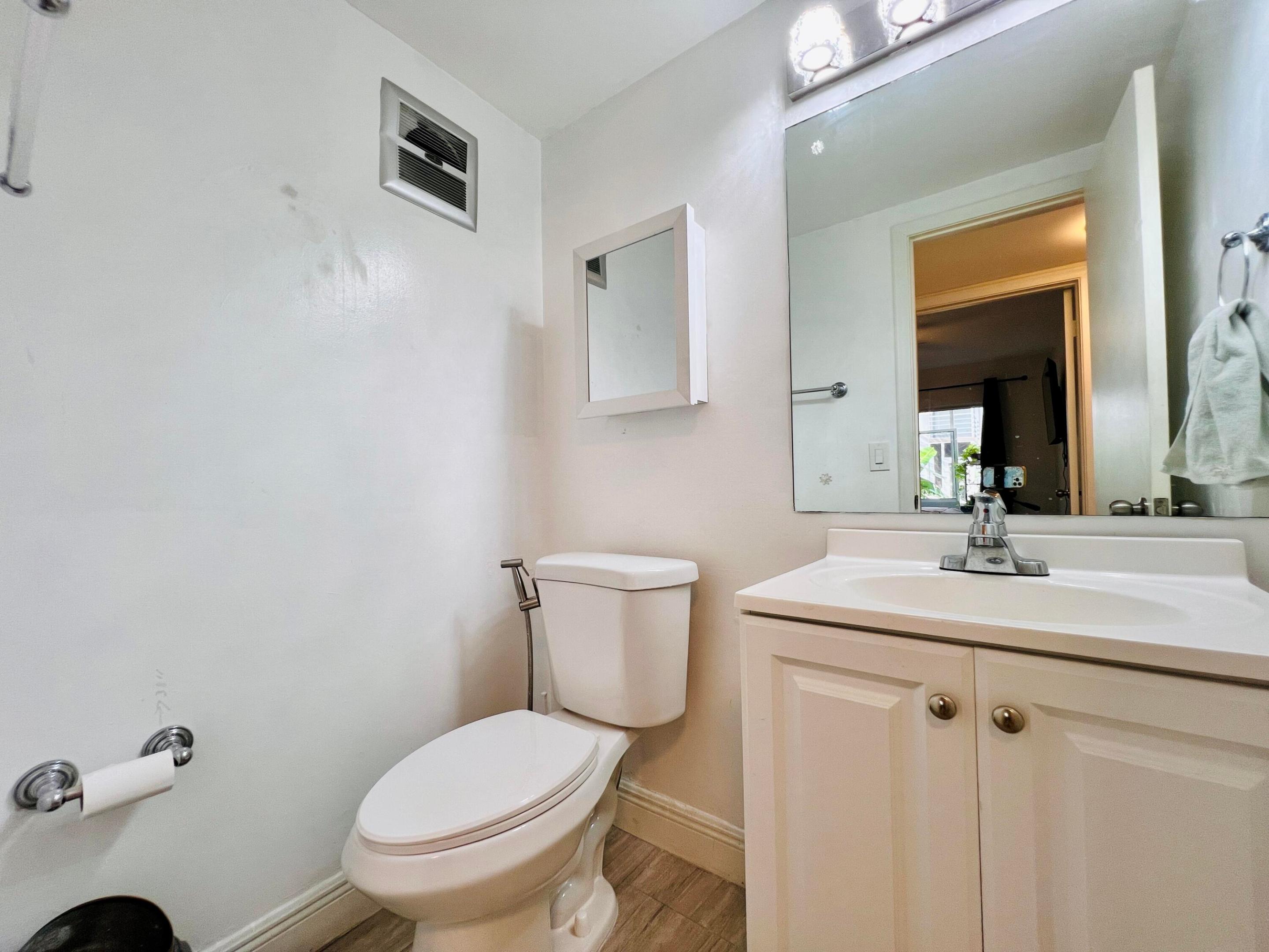 345 Norwich O Property Photo 8