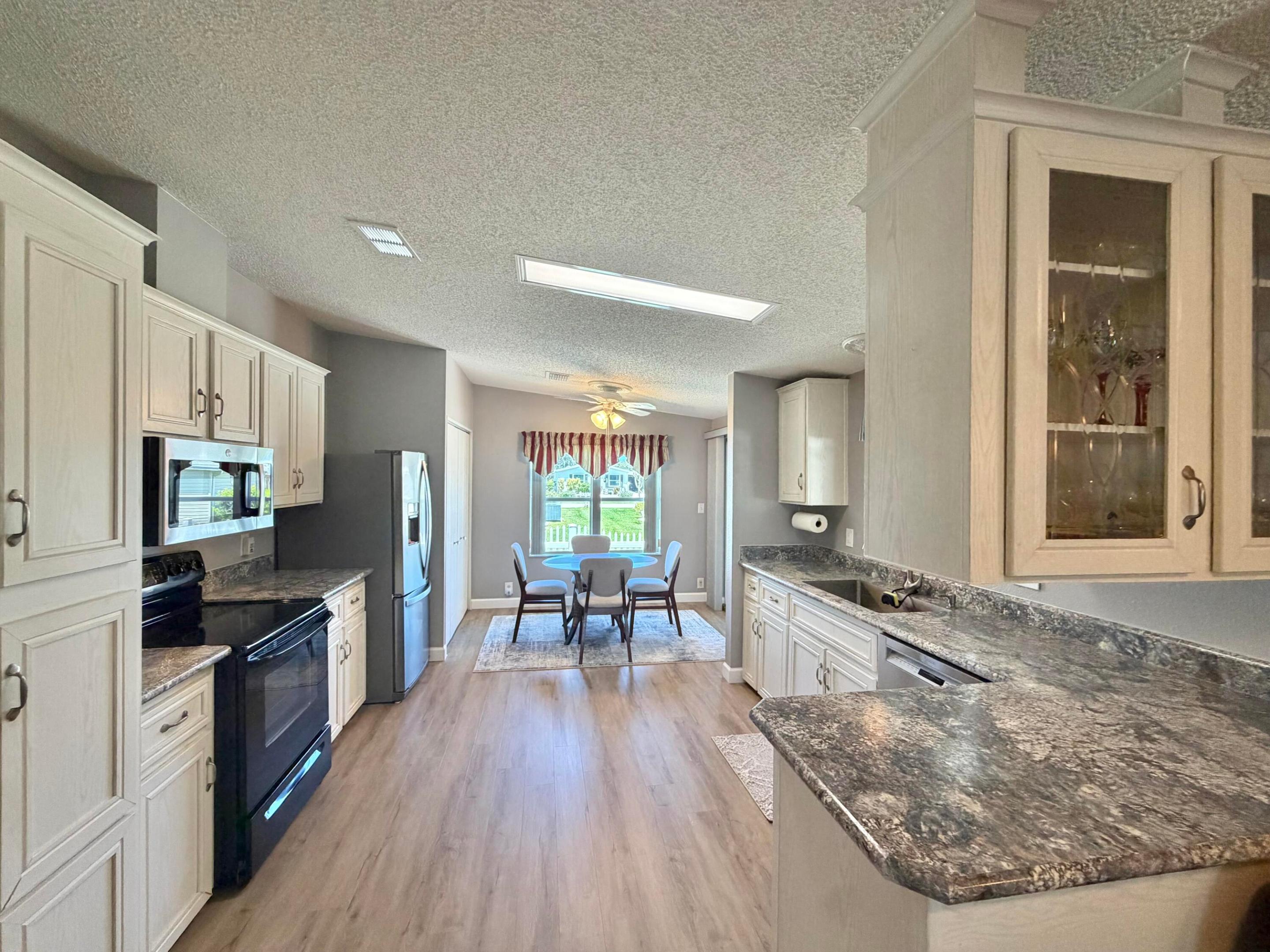 8181 14th Hole Drive Property Photo 5