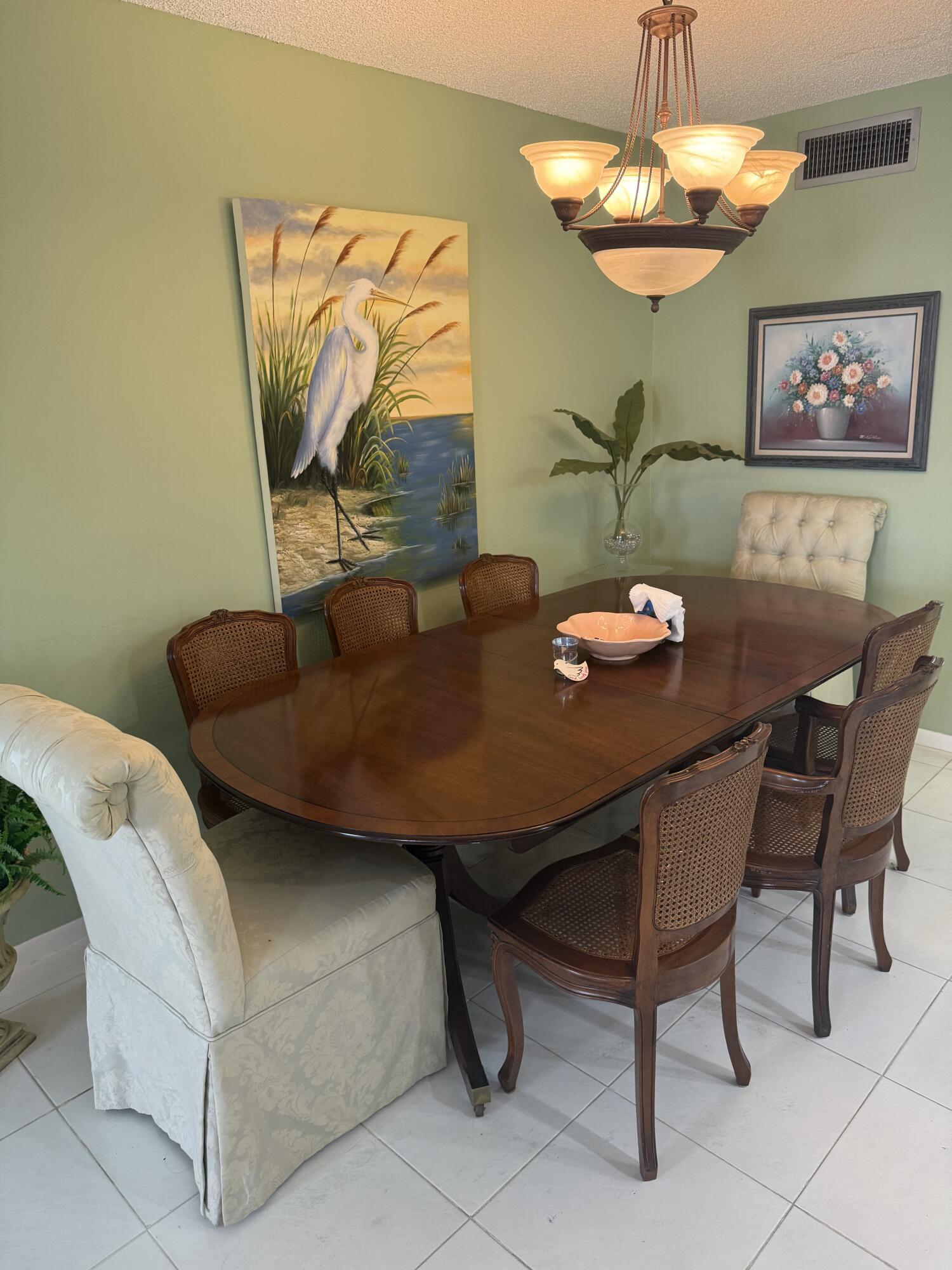 407 Greenbrier A Property Photo 7