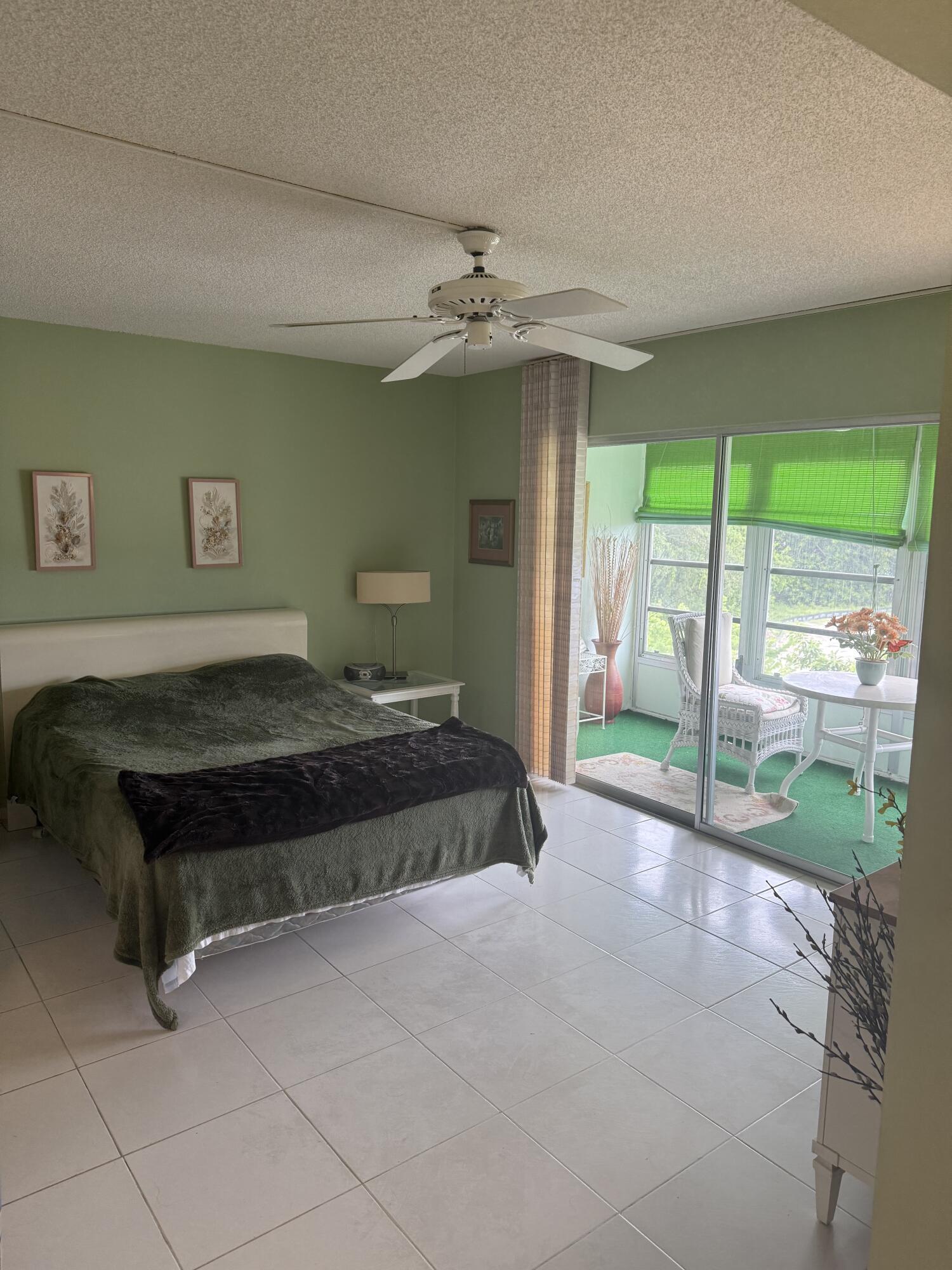 407 Greenbrier A Property Photo 12