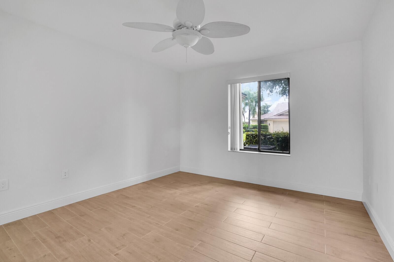 112 Inner Harbour Way Property Photo 34